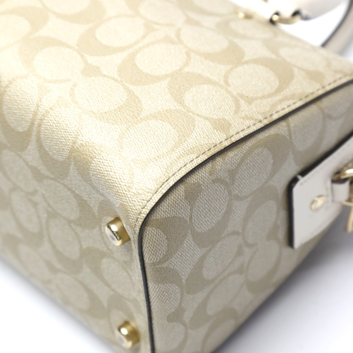 コーチ COACH ハンドバッグ
ハンドバッグ CCキャンバス シグネチャー キャンバス F83607 ベージュ 【SS】
【中古】