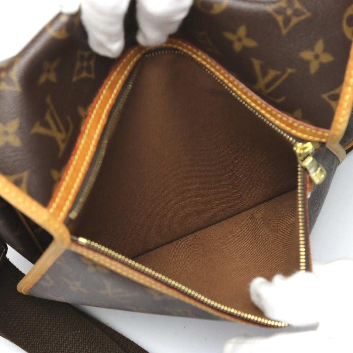 ルイヴィトン LOUIS VUITTON ショルダーバッグ
メッセンジャーバック モノグラム メッセンジャーPM・ボスフォール モノグラムキャンバス M40106 ブラウン LV
【SS】
【中古】