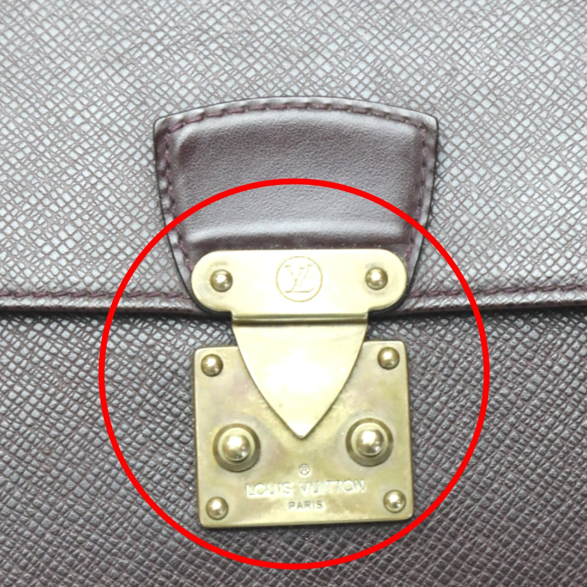 ルイヴィトン LOUIS VUITTON セカンドバッグ
クラッチバック タイガ クラド タイガ M30196 アカジュー LV
【SS】
【中古】