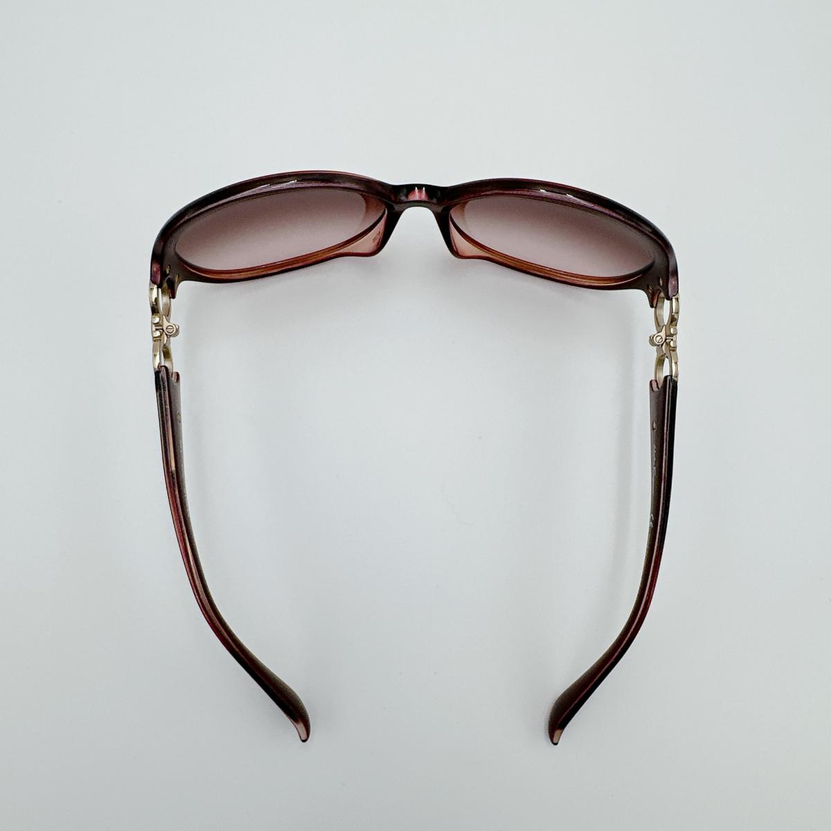 サルヴァトーレフェラガモ Salvatore Ferragamo サングラス
サングラス 125 607 プラスチック SF601S レッド 【SS】
【中古】