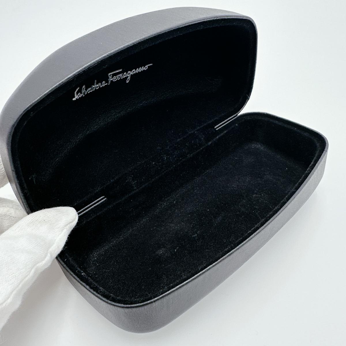 サルヴァトーレフェラガモ Salvatore Ferragamo サングラス
サングラス 125 607 プラスチック SF601S レッド 【SS】
【中古】