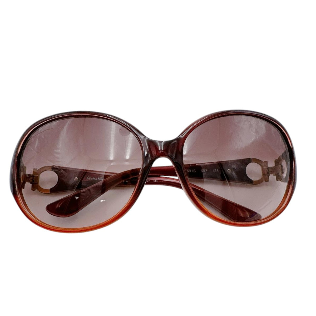サルヴァトーレフェラガモ Salvatore Ferragamo サングラス
サングラス 125 607 プラスチック SF601S レッド 【SS】
【中古】
