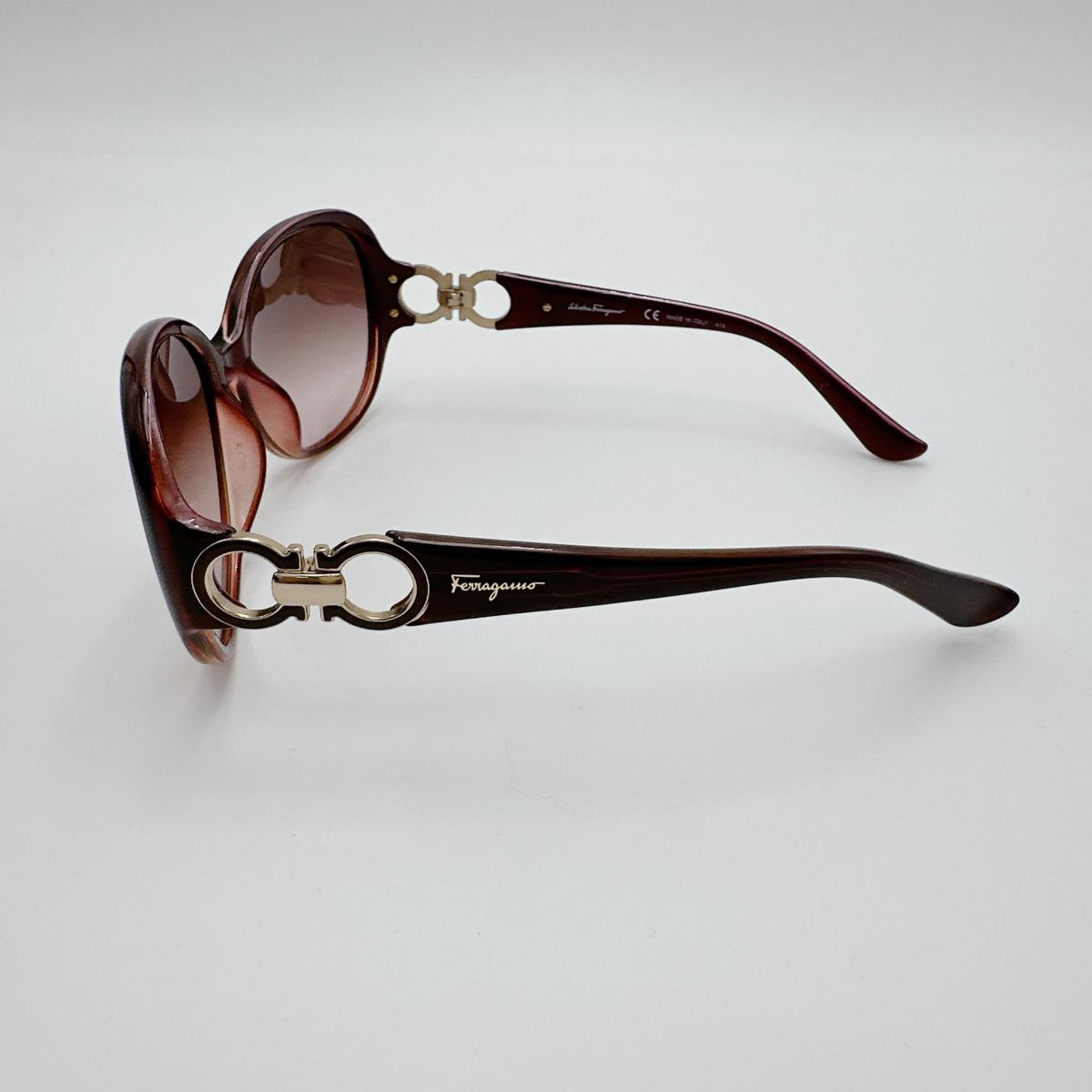 サルヴァトーレフェラガモ Salvatore Ferragamo サングラス
サングラス 125 607 プラスチック SF601S レッド 【SS】
【中古】