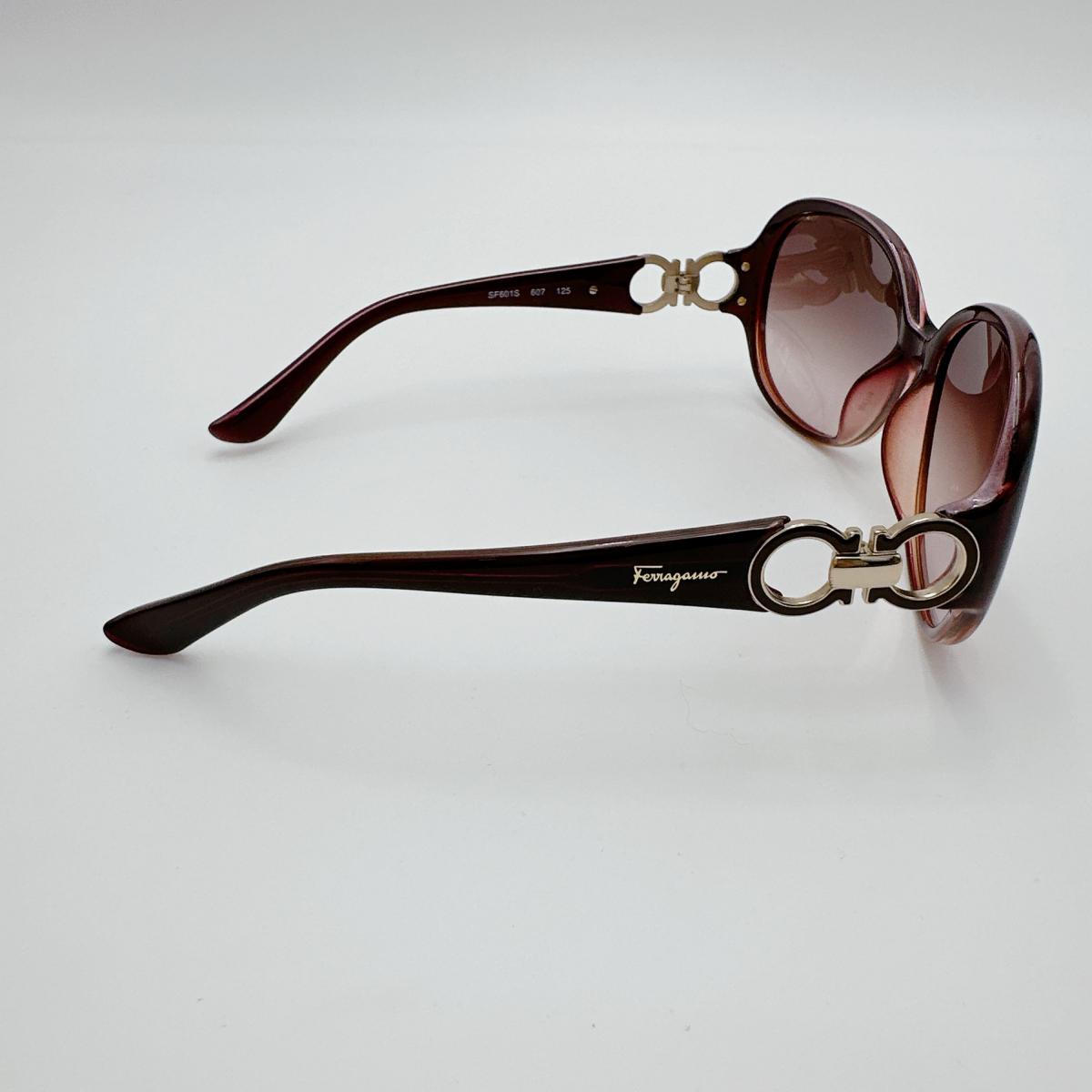 サルヴァトーレフェラガモ Salvatore Ferragamo サングラス
サングラス 125 607 プラスチック SF601S レッド 【SS】
【中古】