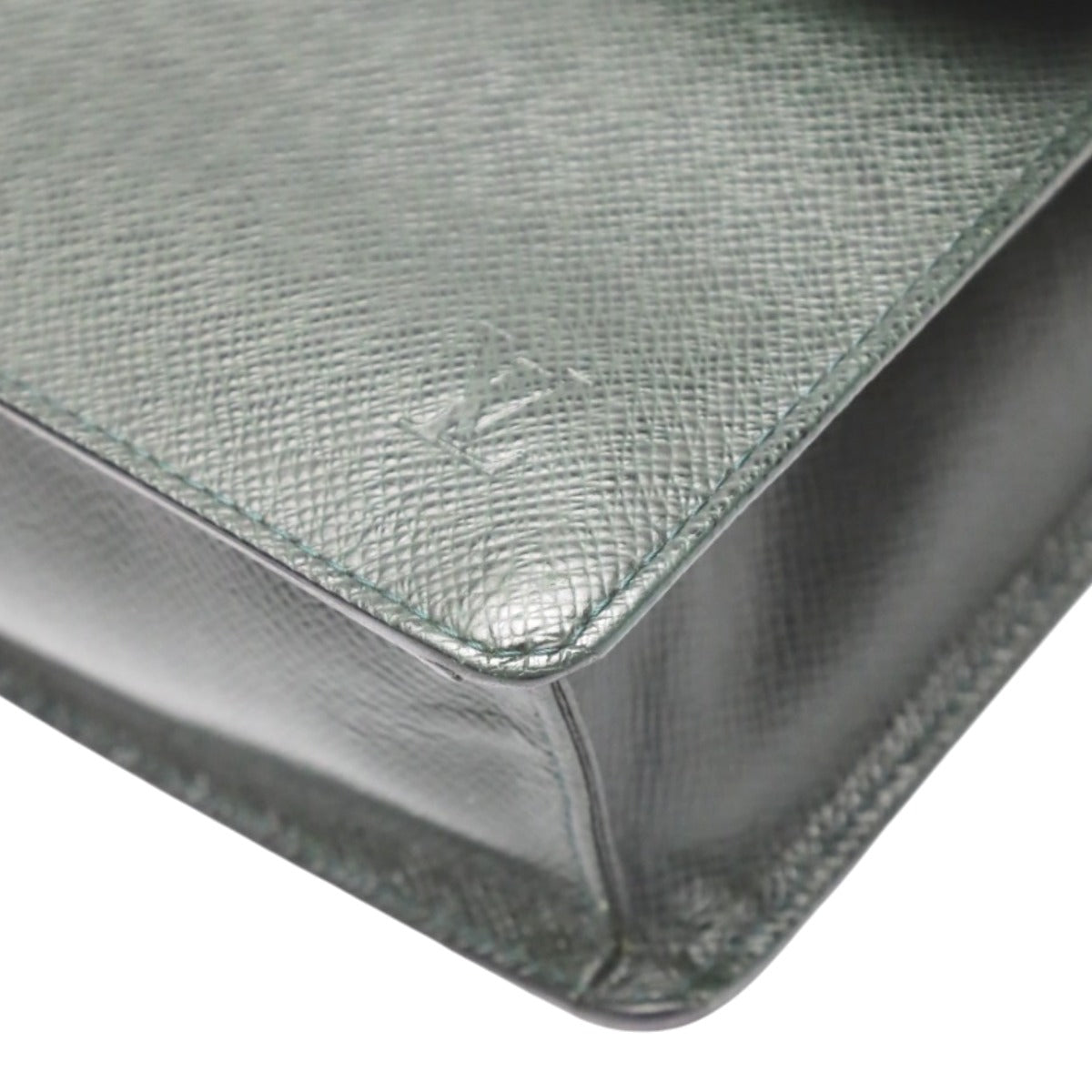 ルイヴィトン LOUIS VUITTON セカンドバッグ
クラッチバック タイガ ポルトドキュアン タイガ M30776 エピセア LV
【SS】
【中古】