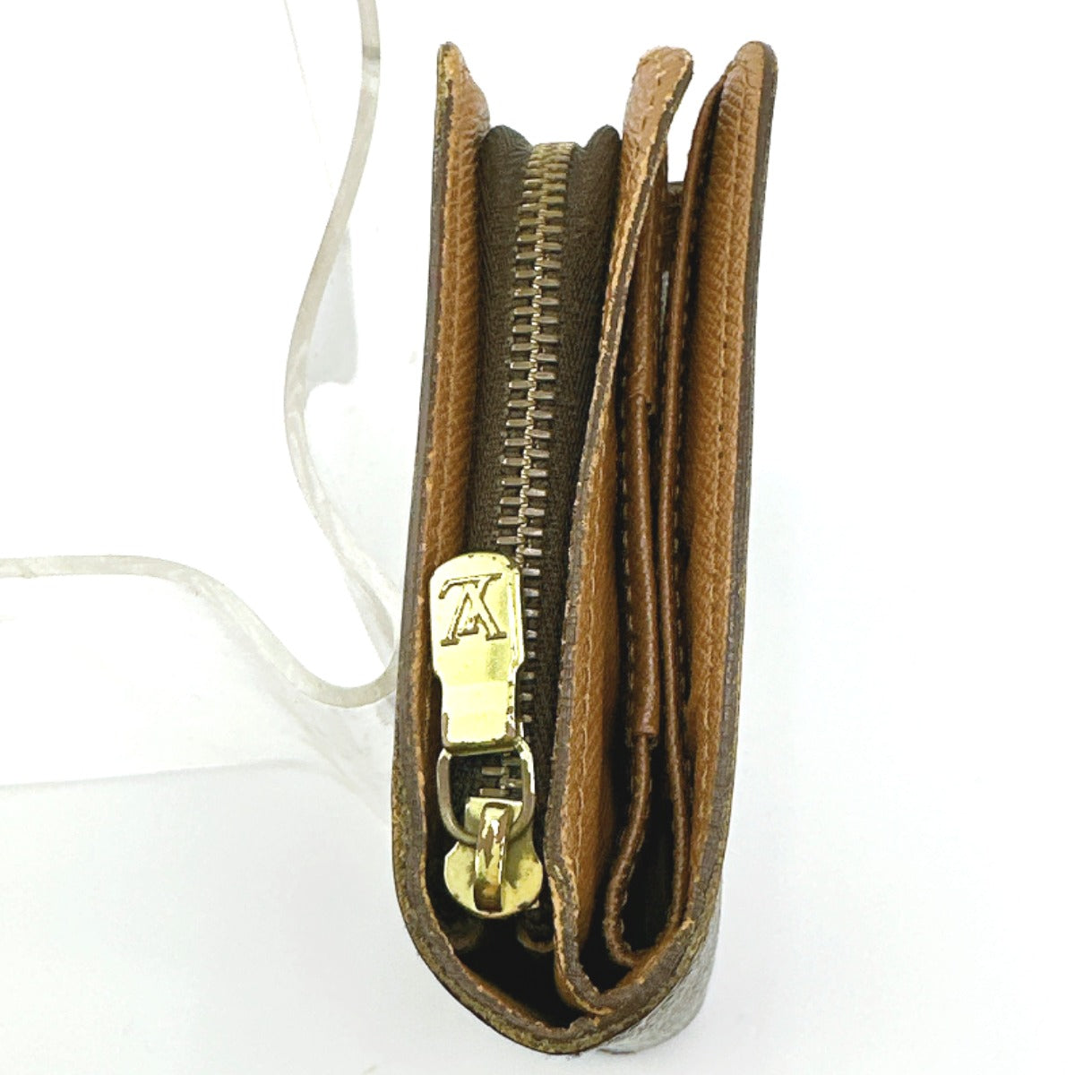 ルイヴィトン LOUIS VUITTON 二つ折り財布
カード用ポケットファスナー付 モノグラム コンパクトジップ モノグラムキャンバス M61667 ブラウン LV
【SS】
【中古】