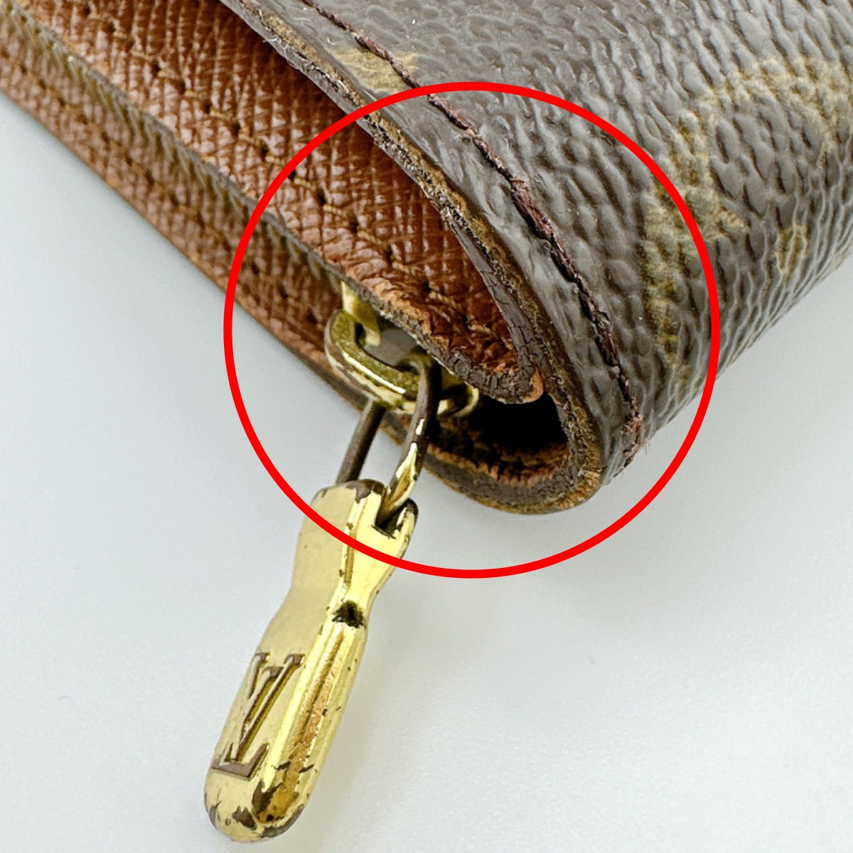 ルイヴィトン LOUIS VUITTON 二つ折り財布
カード用ポケットファスナー付 モノグラム コンパクトジップ モノグラムキャンバス M61667 ブラウン LV
【SS】
【中古】