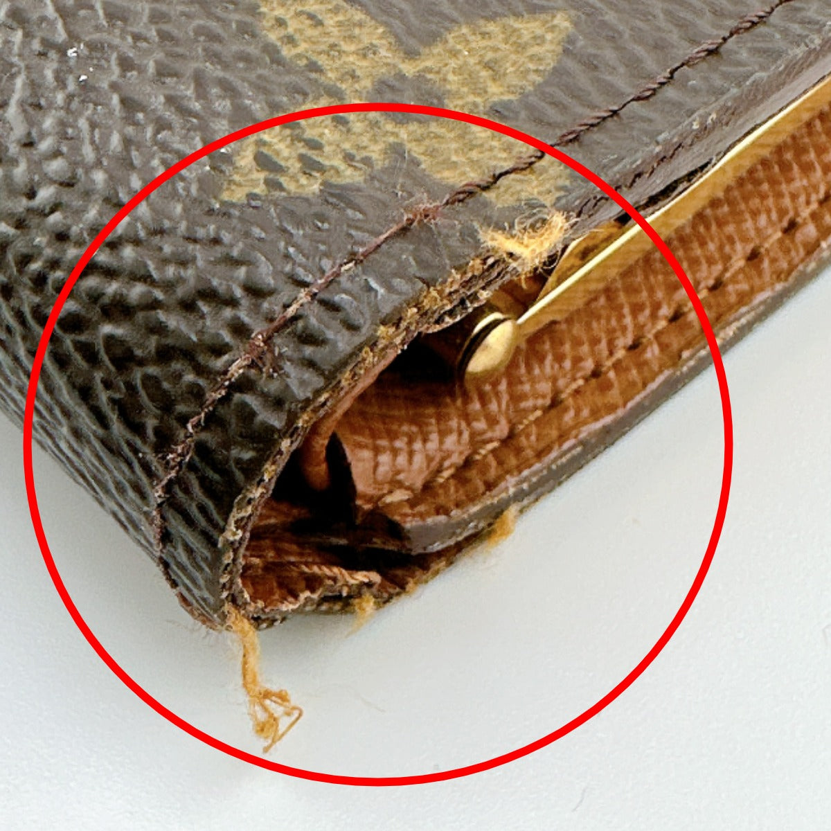 ルイヴィトン LOUIS VUITTON 二つ折り財布
カード用ポケット付がま口財布 モノグラム ポルト モネ・ビエ ヴィエノア モノグラムキャンバス M61663 ブラウン LV
【SS】
【中古】