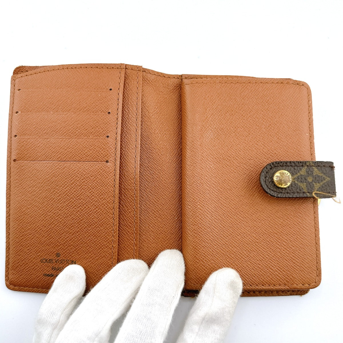 ルイヴィトン LOUIS VUITTON 二つ折り財布
カード用ポケット付がま口財布 モノグラム ポルト モネ・ビエ ヴィエノア モノグラムキャンバス M61663 ブラウン LV
【SS】
【中古】