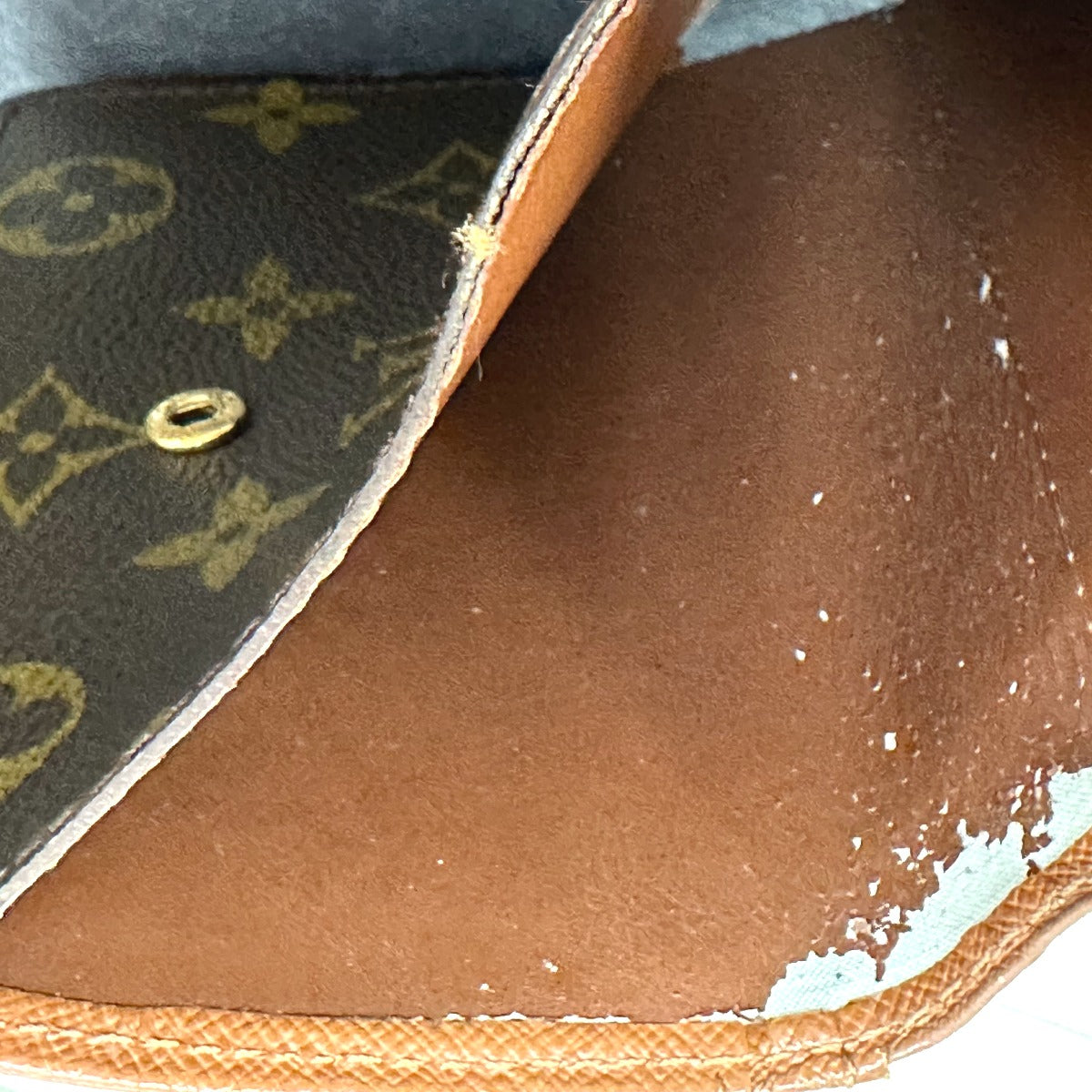 ルイヴィトン LOUIS VUITTON 二つ折り財布
カード用ポケット付がま口財布 モノグラム ポルト モネ・ビエ ヴィエノア モノグラムキャンバス M61663 ブラウン LV
【SS】
【中古】