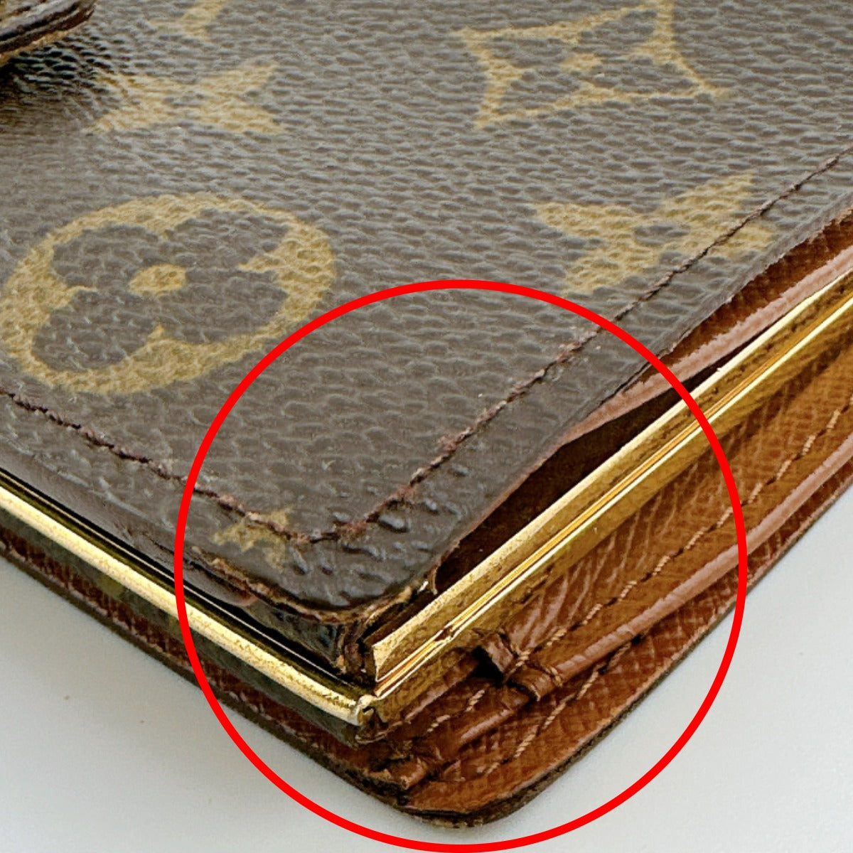 ルイヴィトン LOUIS VUITTON 二つ折り財布
カード用ポケット付がま口財布 モノグラム ポルト モネ・ビエ ヴィエノア モノグラムキャンバス M61663 ブラウン LV
【SS】
【中古】
