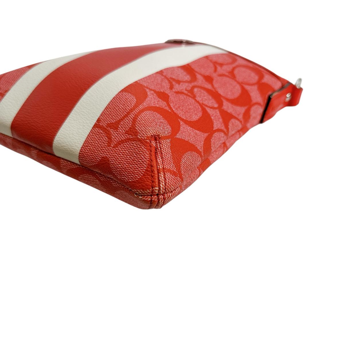 コーチ COACH ショルダーバッグ
ショルダーバッグ シグネクチャー レザー レッド 【SS】
【中古】