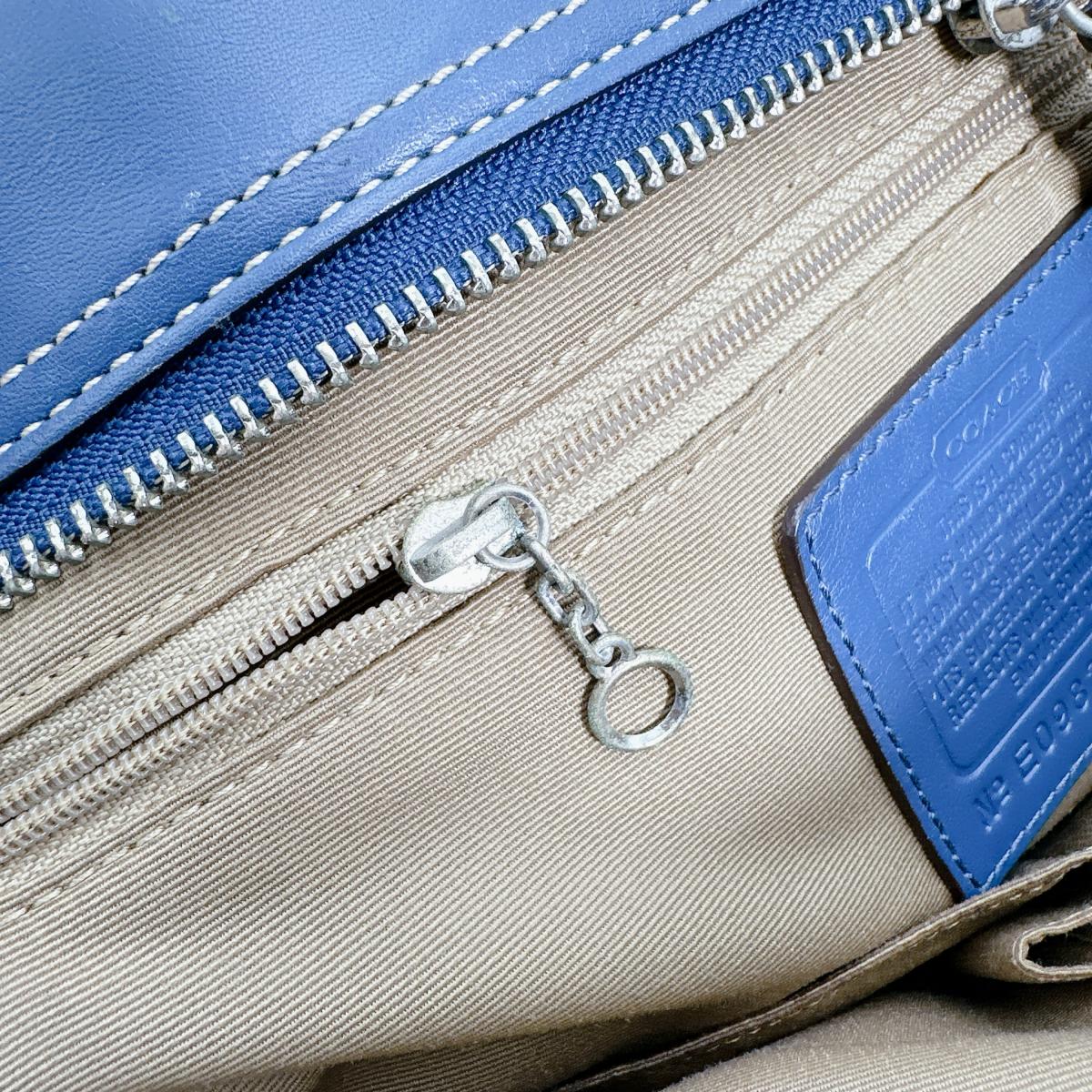 コーチ COACH トートバッグ
ハンドバッグ キャリーオール ペブル レザー E0982-F13087 ブルー 【SS】
【中古】
