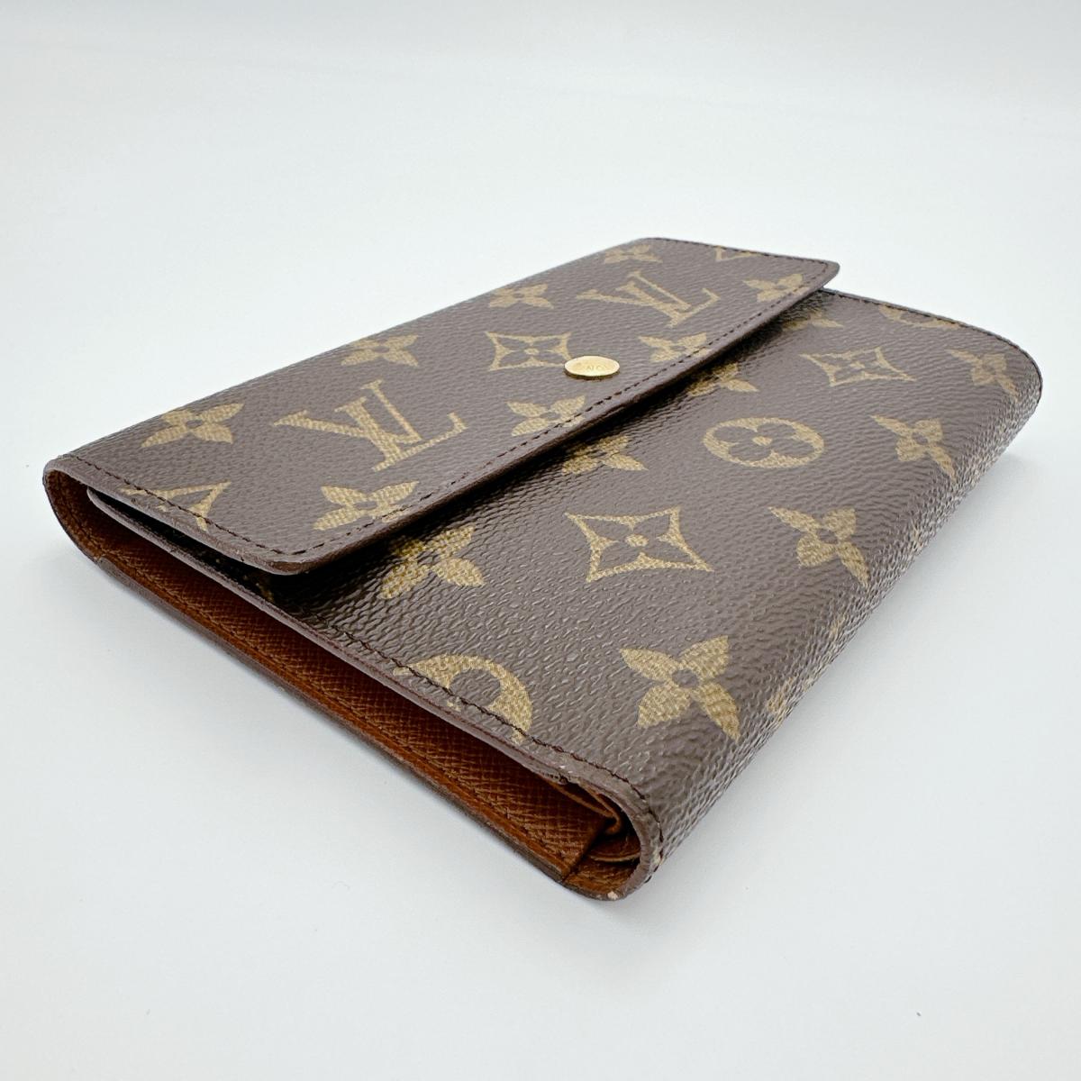 ルイヴィトン LOUIS VUITTON 三つ折り財布
三つ折り財布 モノグラム ポルトトレゾー・エチュイ モノグラムキャンバス M61202 ブラウン LV
【SS】
【中古】