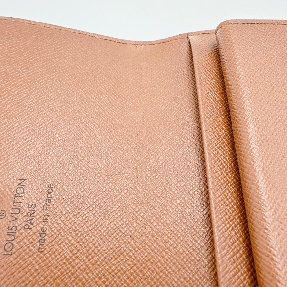 ルイヴィトン LOUIS VUITTON 三つ折り財布
三つ折り財布 モノグラム ポルトトレゾー・エチュイ モノグラムキャンバス M61202 ブラウン LV
【SS】
【中古】