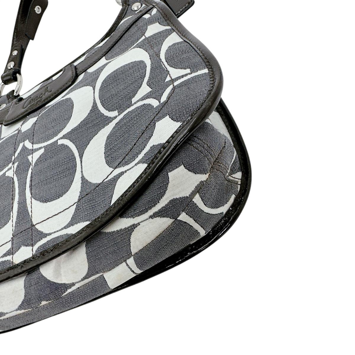 コーチ COACH ショルダーバッグ
ショルダーバッグ シグネクチャー 斜め掛け キャンバス 10869-13292 グレー 【SS】
【中古】