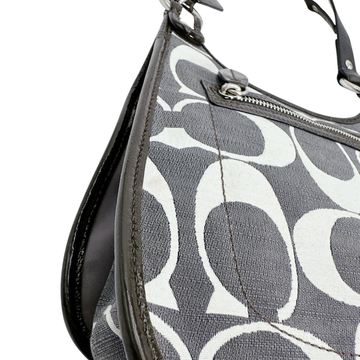 コーチ COACH ショルダーバッグ
ショルダーバッグ シグネクチャー 斜め掛け キャンバス 10869-13292 グレー 【SS】
【中古】
