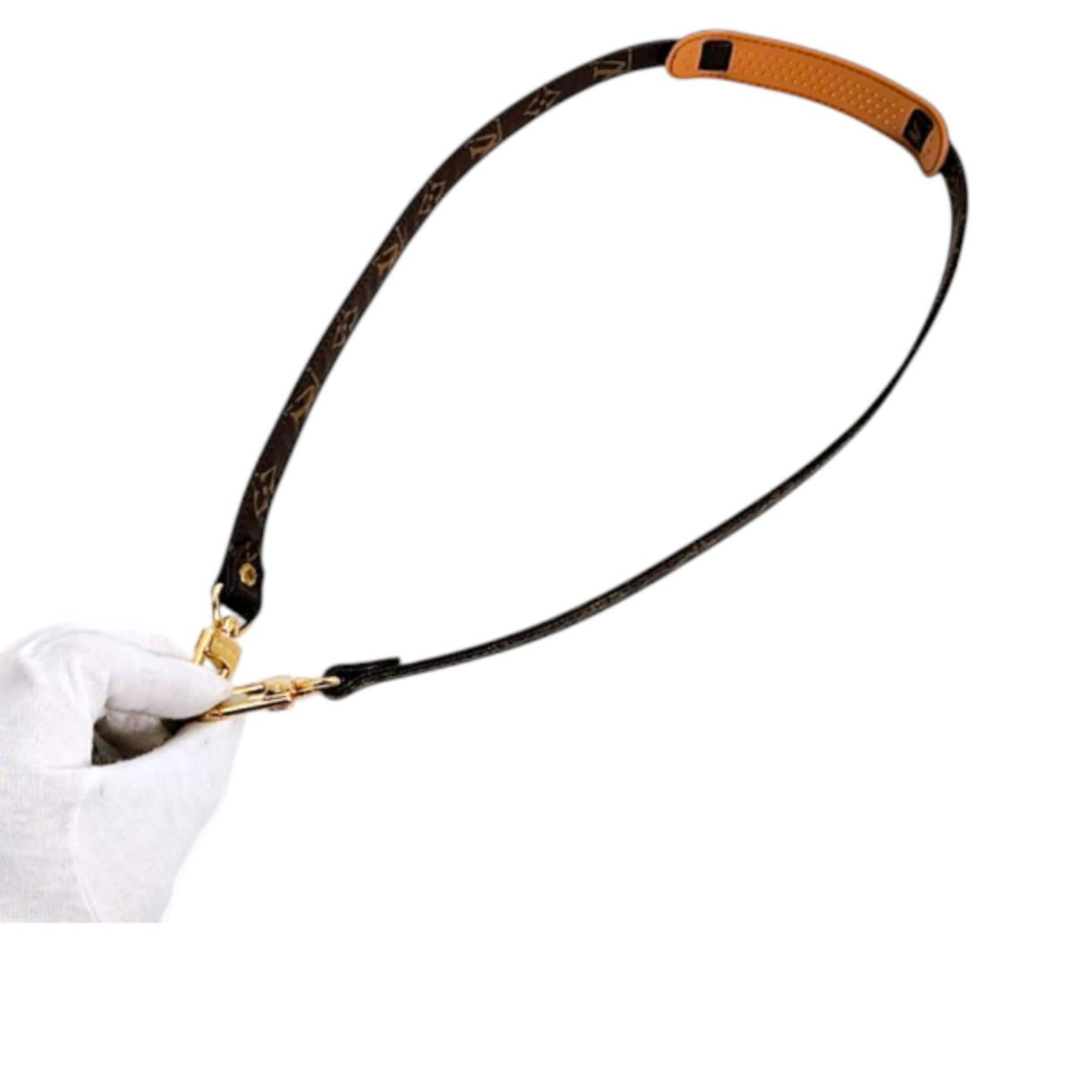ルイヴィトン LOUIS VUITTON ショルダーストラップ
ストラップ モノグラム 肩当て付き モノグラムキャンバス ブラウン LV
【SS】
【中古】