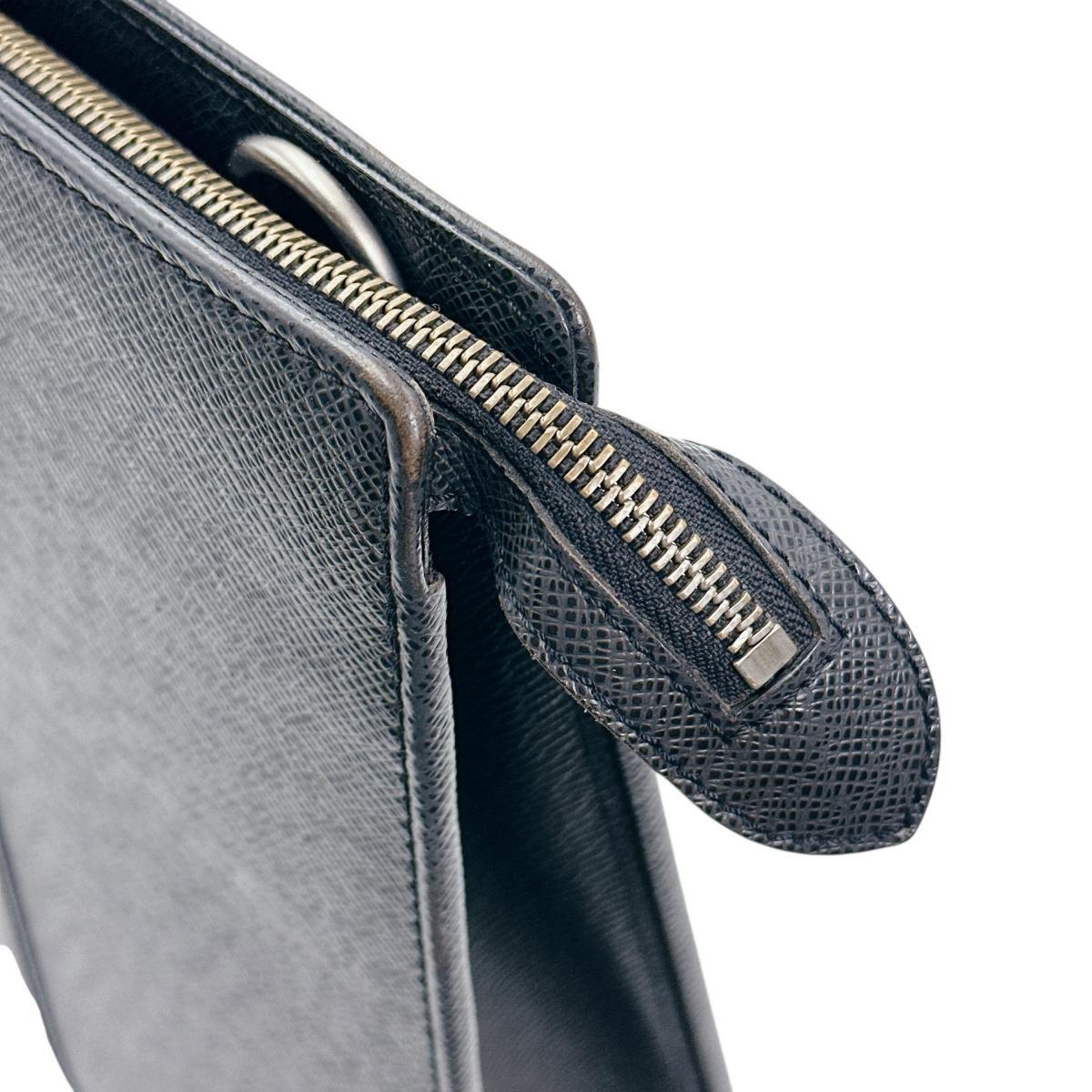 ルイヴィトン LOUIS VUITTON ビジネスバッグ
ビジネスバッグ タイガ ポルトドキュマン・ロザン タイガ M30052 ブラック LV
【SS】
【中古】