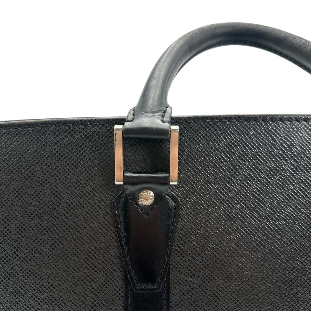 ルイヴィトン LOUIS VUITTON ビジネスバッグ
ビジネスバッグ タイガ ポルトドキュマン・ロザン タイガ M30052 ブラック LV
【SS】
【中古】