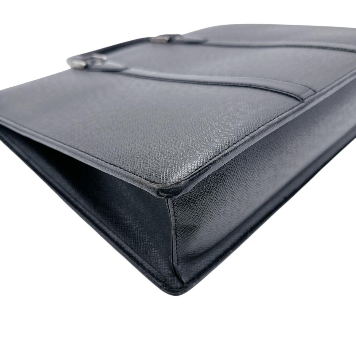 ルイヴィトン LOUIS VUITTON ビジネスバッグ
ビジネスバッグ タイガ ポルトドキュマン・ロザン タイガ M30052 ブラック LV
【SS】
【中古】