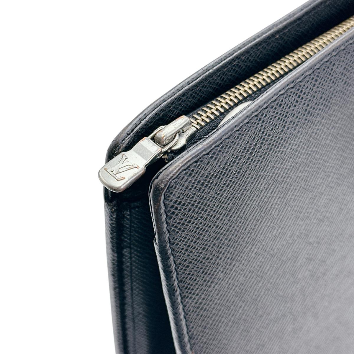 ルイヴィトン LOUIS VUITTON ビジネスバッグ
ビジネスバッグ タイガ ポルトドキュマン・ロザン タイガ M30052 ブラック LV
【SS】
【中古】