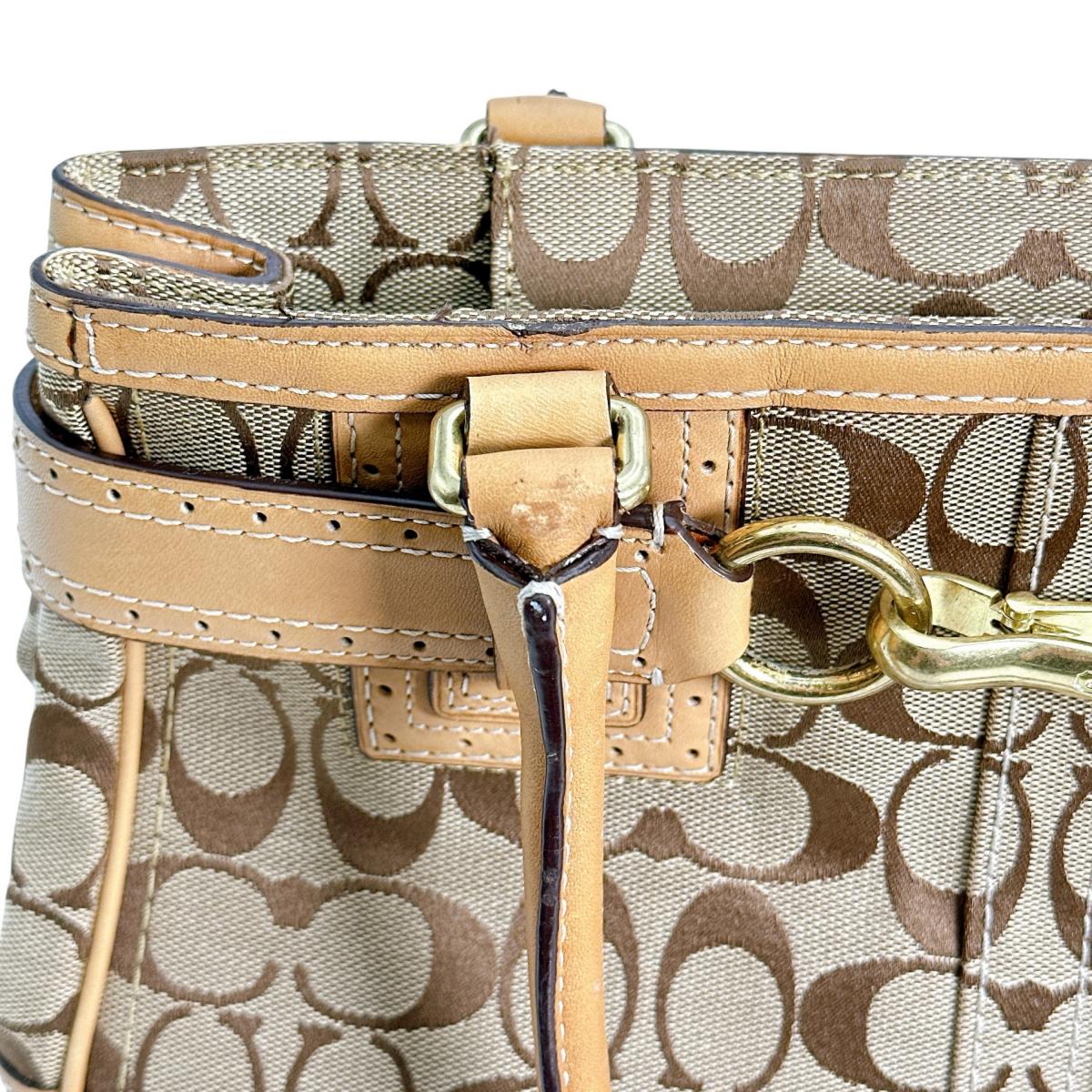 コーチ COACH ハンドバッグ
ハンドバッグ キャリオール ハンプトンズシグネチャー キャンバス G1073-F10507 カーキ×ブラウン 【SS】
【中古】