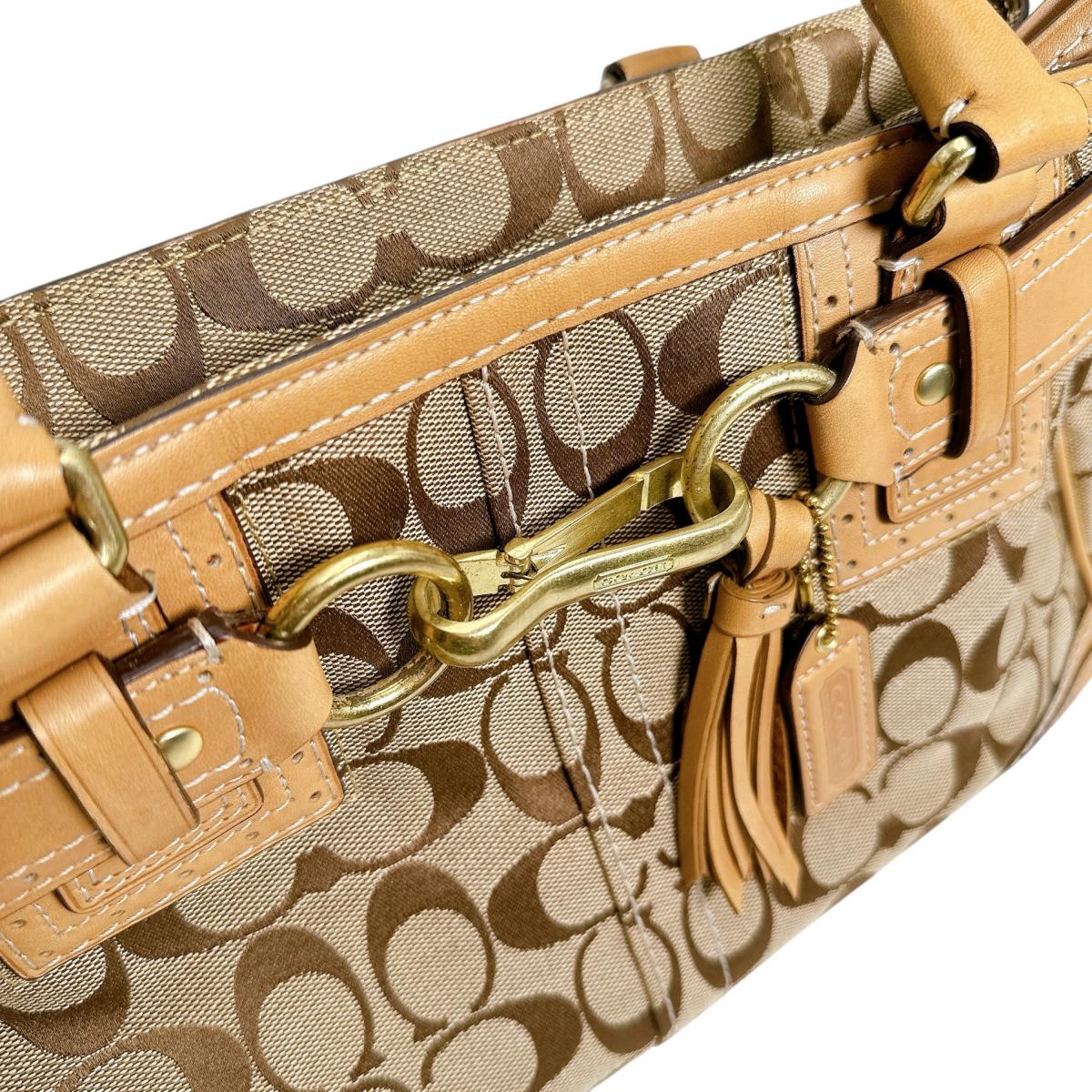 コーチ COACH ハンドバッグ
ハンドバッグ キャリオール ハンプトンズシグネチャー キャンバス G1073-F10507 カーキ×ブラウン 【SS】
【中古】