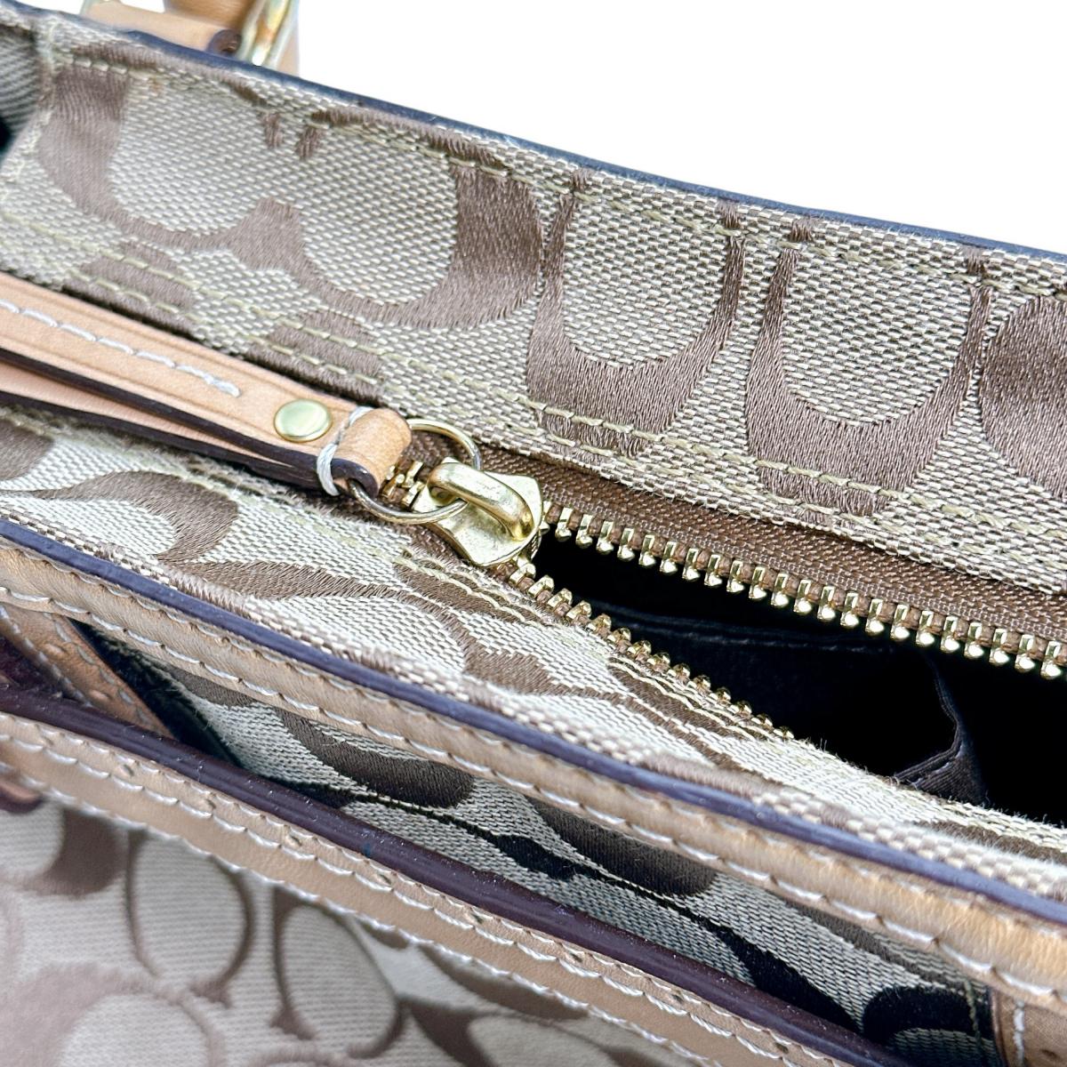 コーチ COACH ハンドバッグ
ハンドバッグ キャリオール ハンプトンズシグネチャー キャンバス G1073-F10507 カーキ×ブラウン 【SS】
【中古】