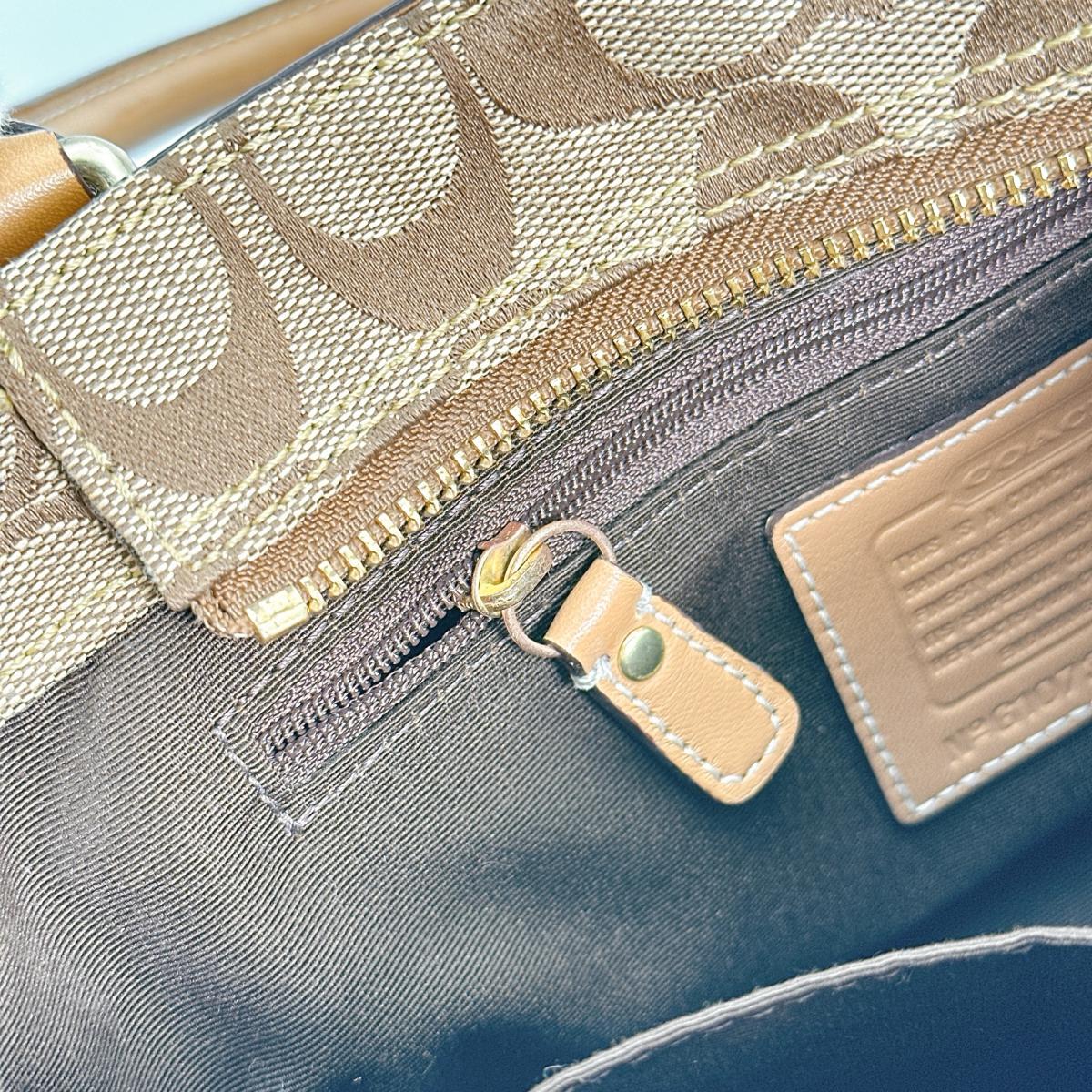 コーチ COACH ハンドバッグ
ハンドバッグ キャリオール ハンプトンズシグネチャー キャンバス G1073-F10507 カーキ×ブラウン 【SS】
【中古】