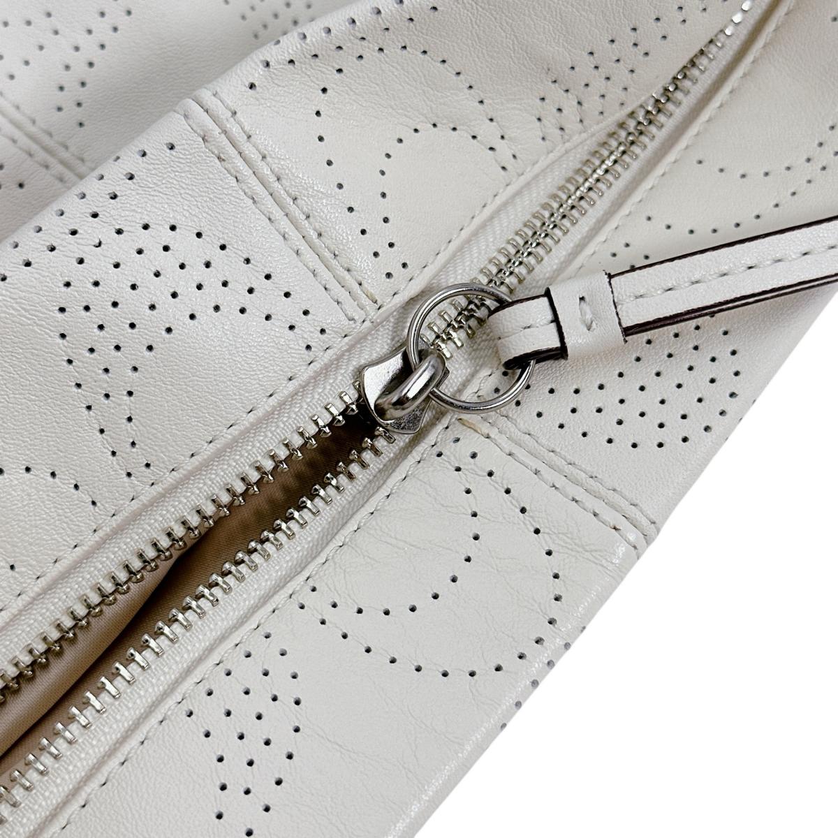 コーチ COACH ショルダーバッグ
2way パフォレイテッドレザー シグネチャー レザー F19407 ホワイト 【SS】
【中古】