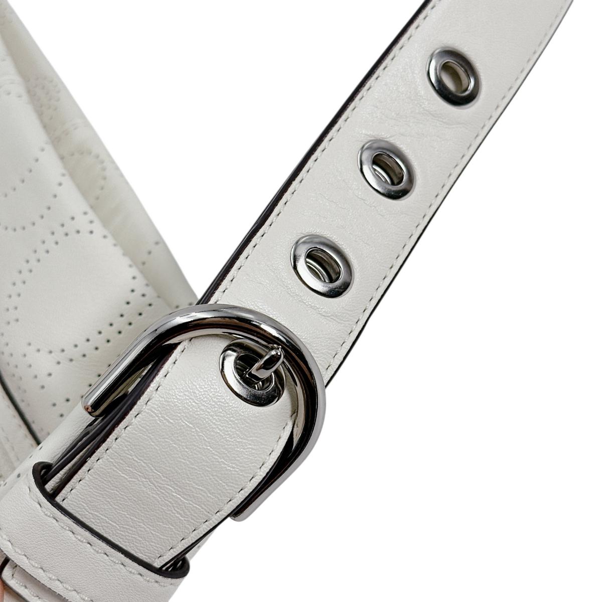 コーチ COACH ショルダーバッグ
2way パフォレイテッドレザー シグネチャー レザー F19407 ホワイト 【SS】
【中古】