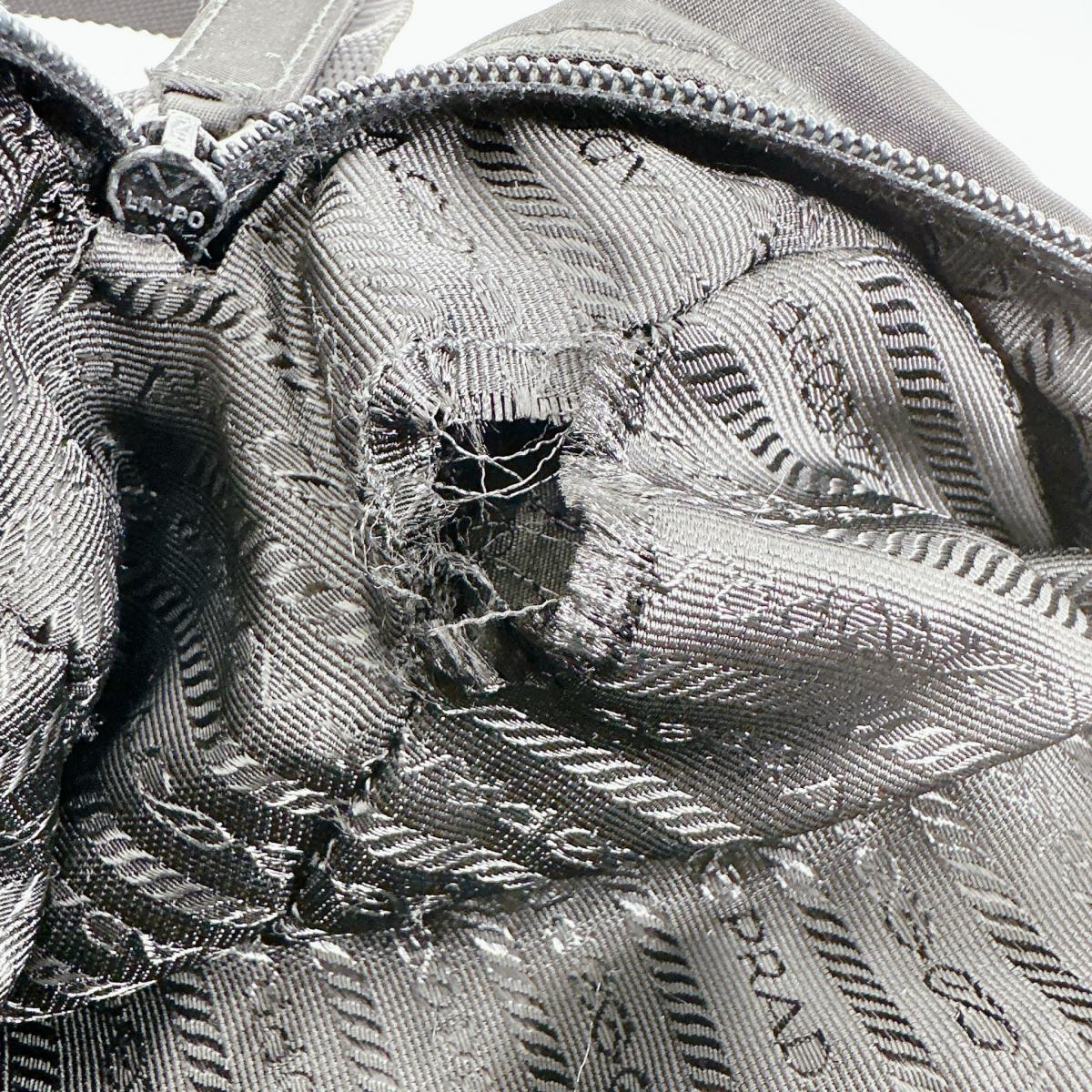 プラダ PRADA ショルダーバッグ
ボディバッグ 斜め掛け トライアングルロゴ ナイロン BT0168 ブラック 【SS】
【中古】