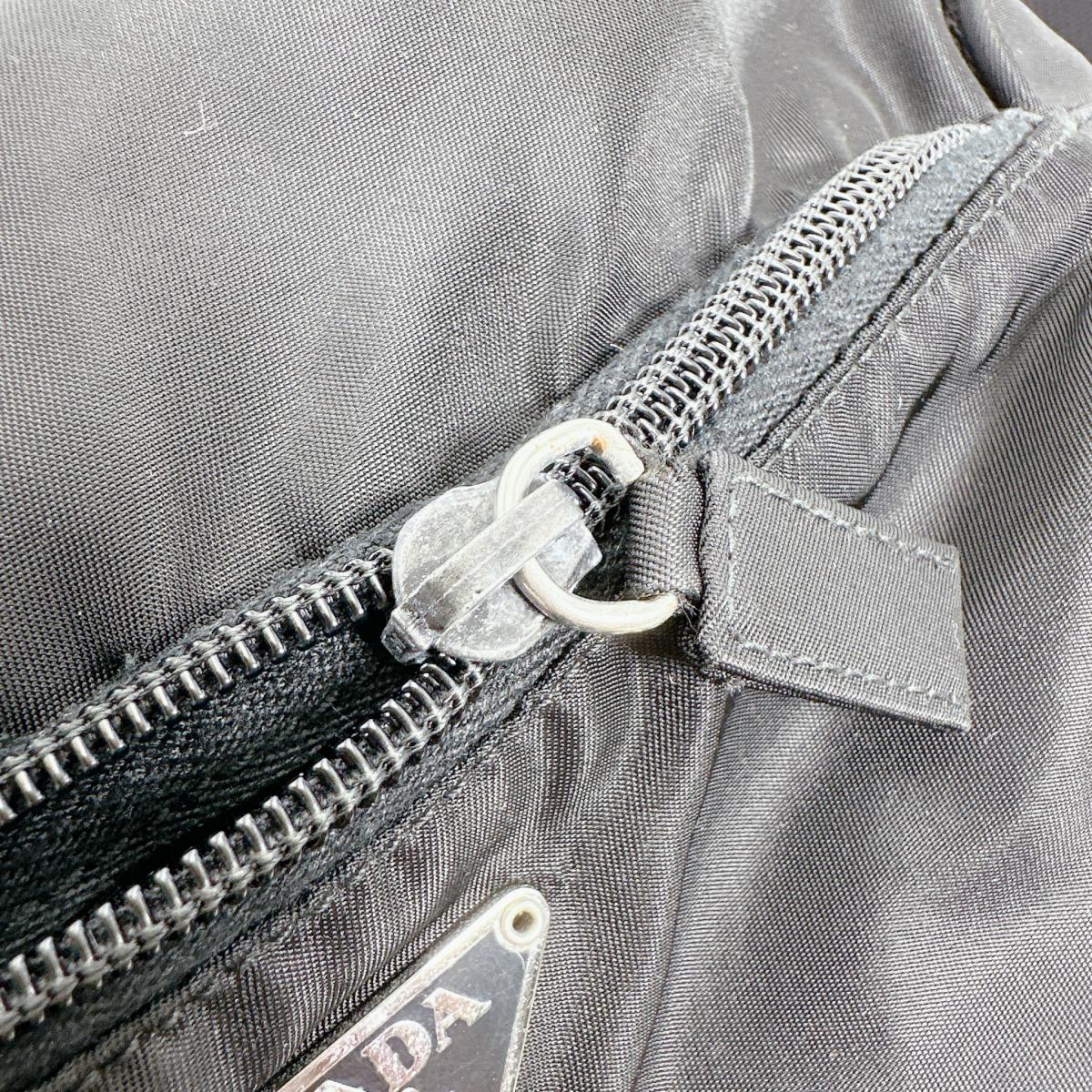 プラダ PRADA ショルダーバッグ
ボディバッグ 斜め掛け トライアングルロゴ ナイロン BT0168 ブラック 【SS】
【中古】