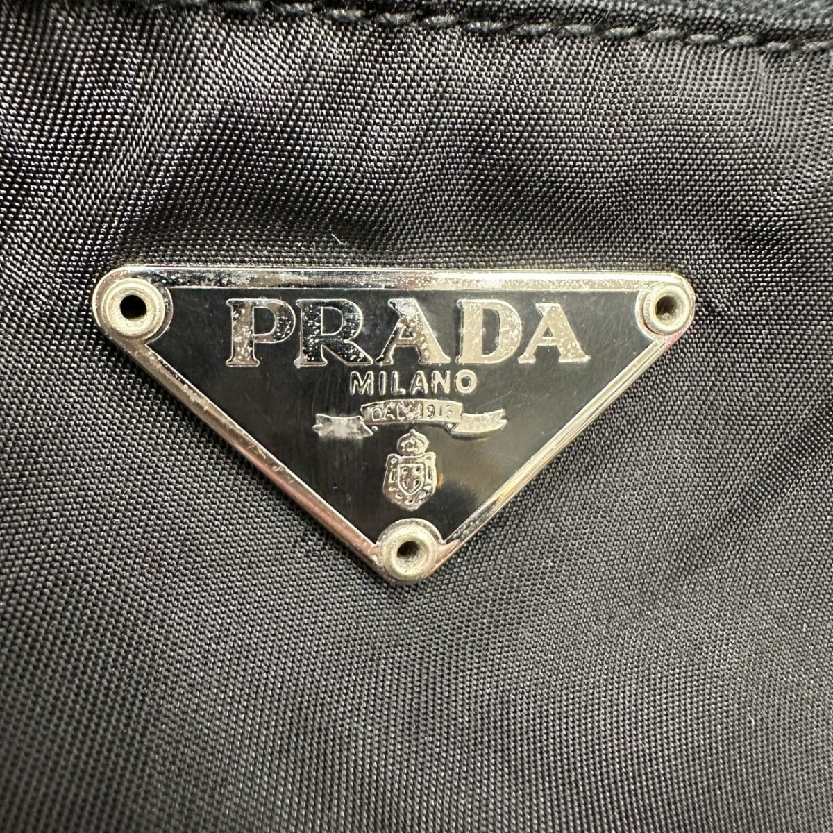 プラダ PRADA ショルダーバッグ
ボディバッグ 斜め掛け トライアングルロゴ ナイロン BT0168 ブラック 【SS】
【中古】