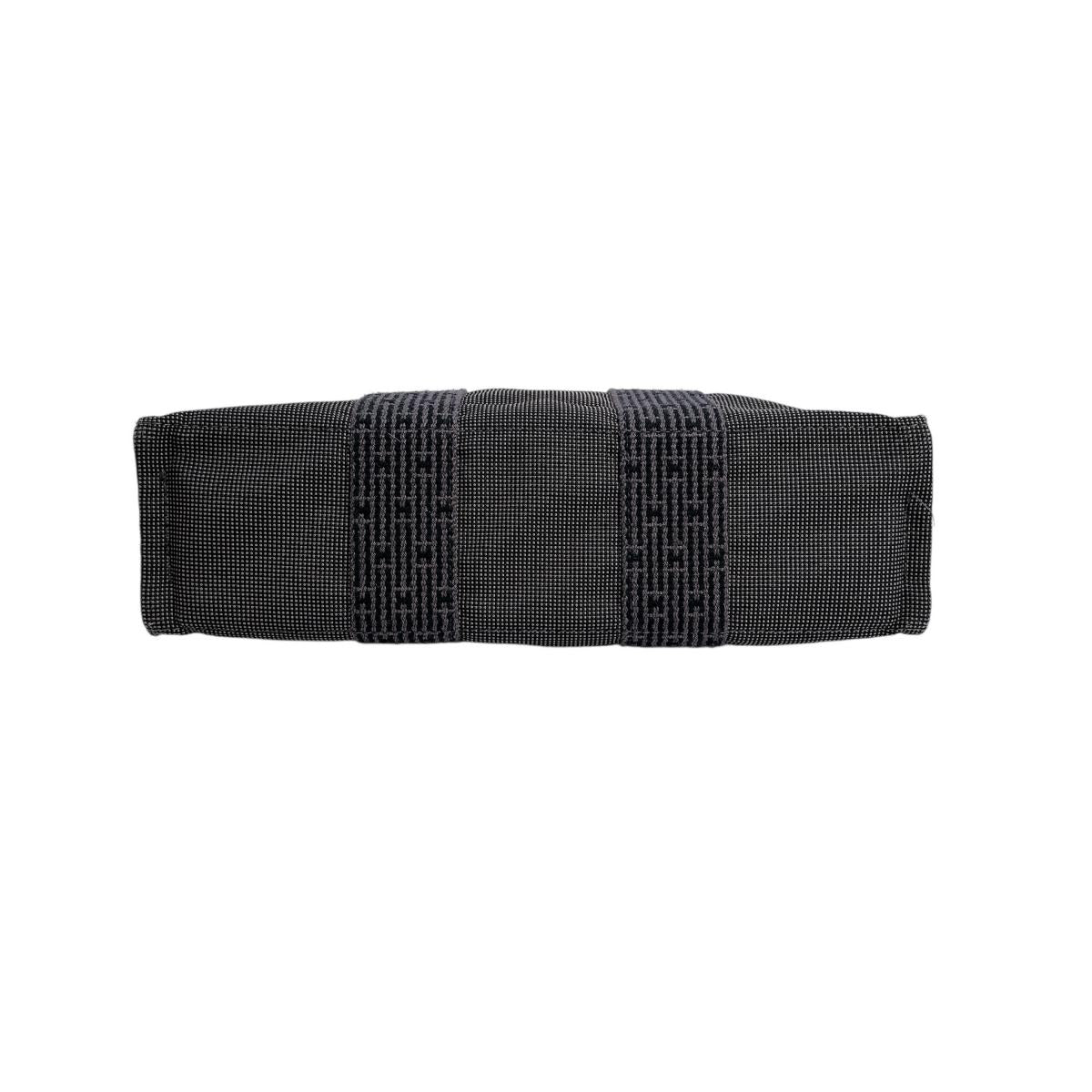 エルメス HERMES トートバッグ
ビジネスバッグ エールラインPM キャンバス グレー 【SS】
【中古】