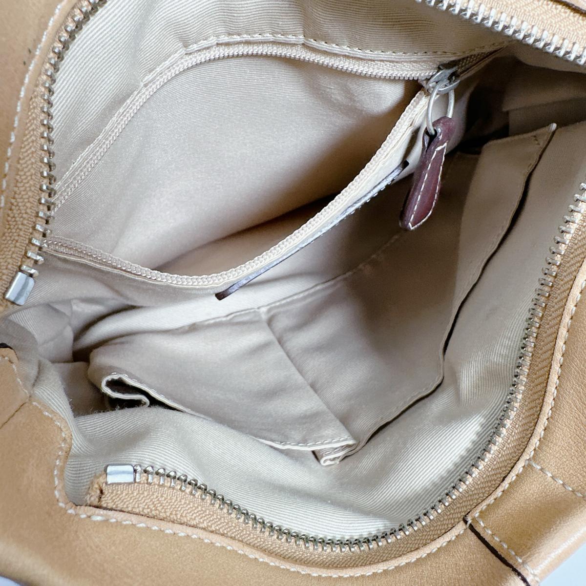 コーチ COACH ショルダーバッグ
斜めがけ 無地 ロングショルダー レザー J05S-3594 ブラウン 【SS】
【中古】