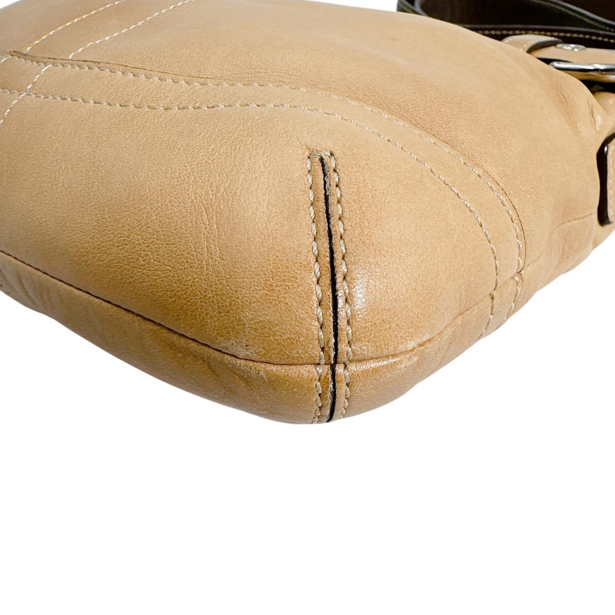 コーチ COACH ショルダーバッグ
斜めがけ 無地 ロングショルダー レザー J05S-3594 ブラウン 【SS】
【中古】