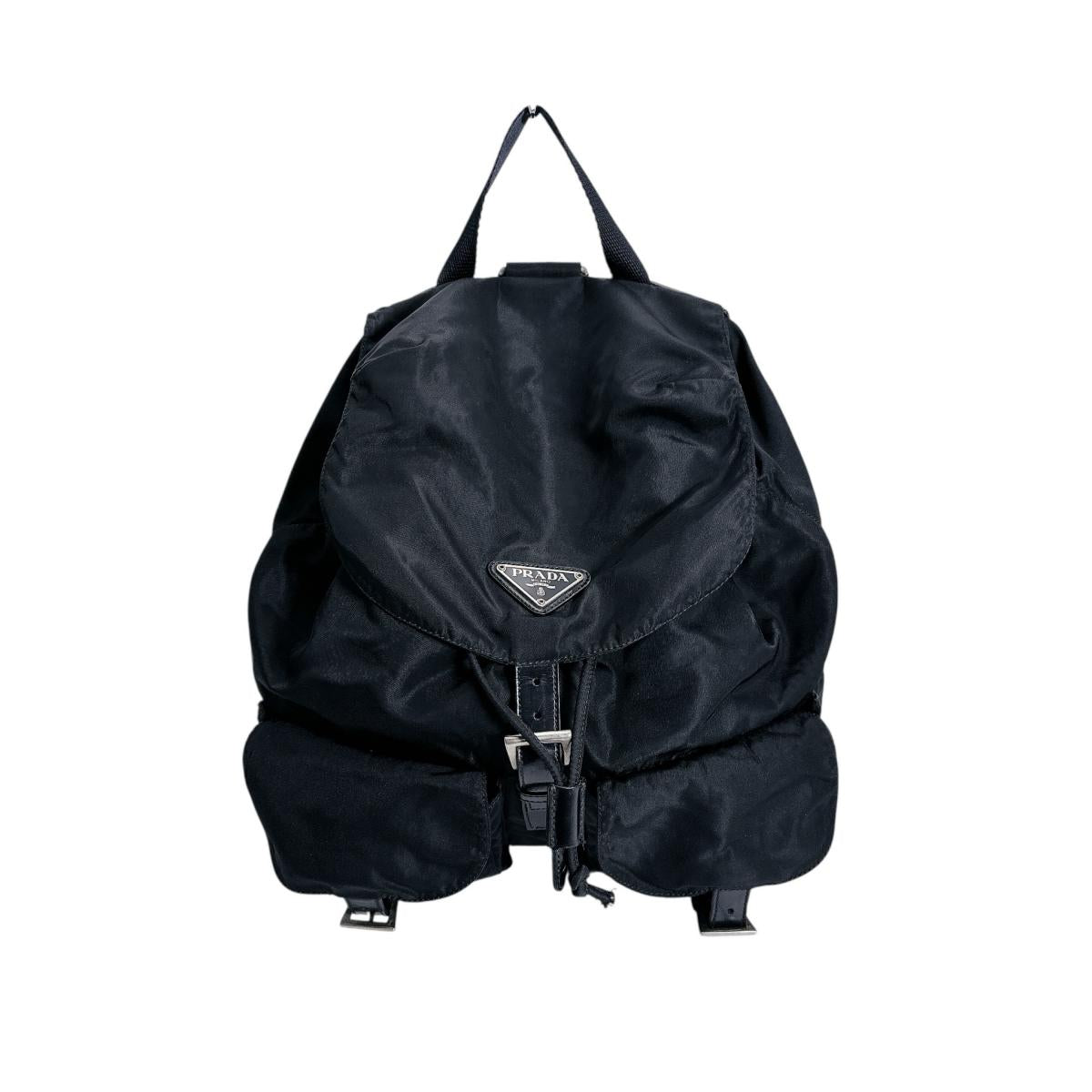 プラダ PRADA リュック・デイパック
リュック トライアングルロゴ バックパック ナイロン ブラック 【SS】
【中古】