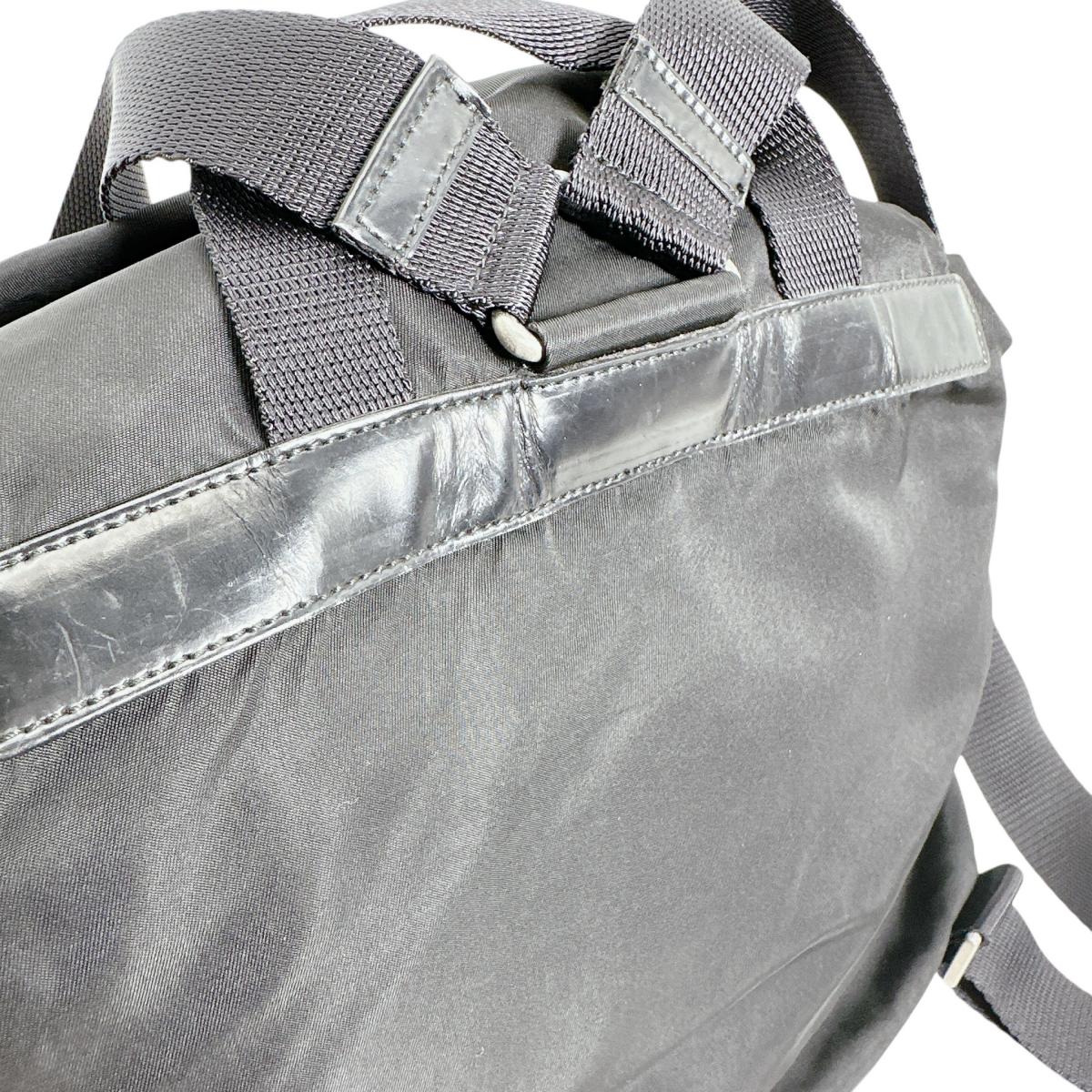プラダ PRADA リュック・デイパック
リュック トライアングルロゴ バックパック ナイロン ブラック 【SS】
【中古】