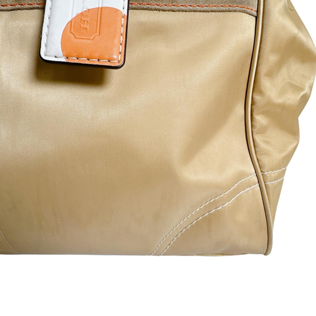 コーチ COACH ハンドバッグ
トートバッグ 無地 シグネチャー ナイロン MO682-10663 ゴールド 【SS】
【中古】