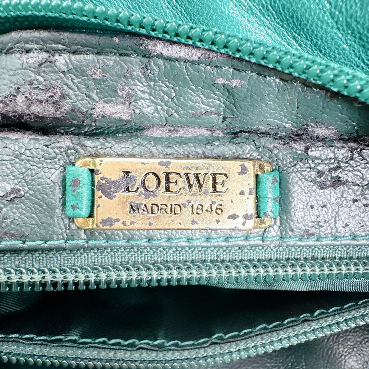 ロエベ LOEWE ショルダーバッグ
ワンショルダー アナグラム レザー 1846 グリーン 【SS】
【中古】
