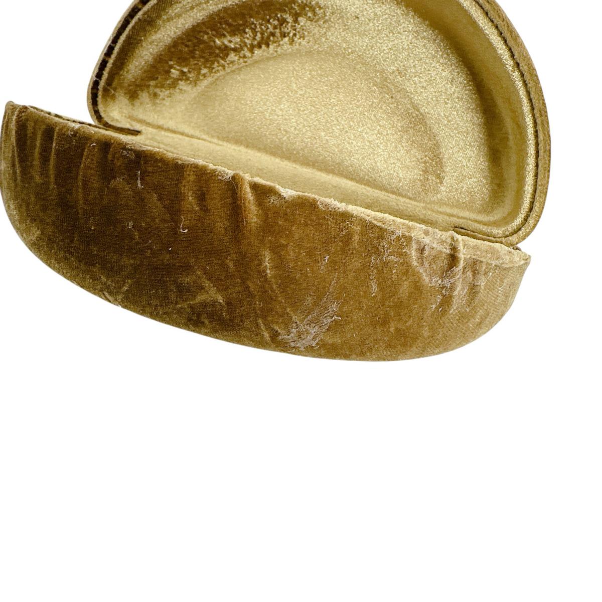 ミュウミュウ MIUMIU サングラス
サングラス ADC2F1 135 59□16 プラスチック SMU06M ブラウン 【SS】
【中古】