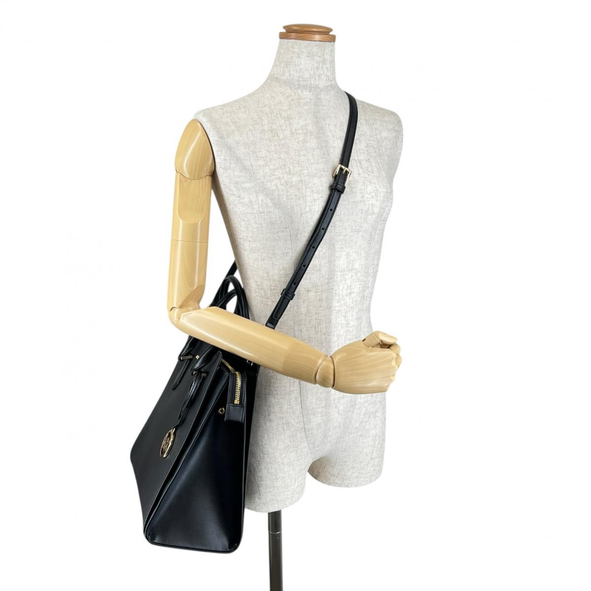 マイケルコース Michael Kors ハンドバッグ
2WAYバッグ サッチェル ショルダーバッグ レザー 35T0GWXS3L ブラック 【SS】
【中古】