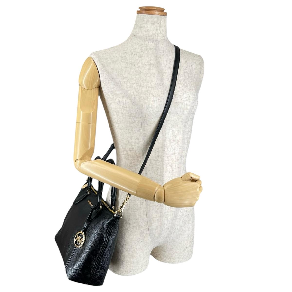 マイケルコース Michael Kors ハンドバッグ
2WAYバッグ サッチェル ショルダーバッグ レザー 35S0GYZM2L ブラック 【SS】
【中古】