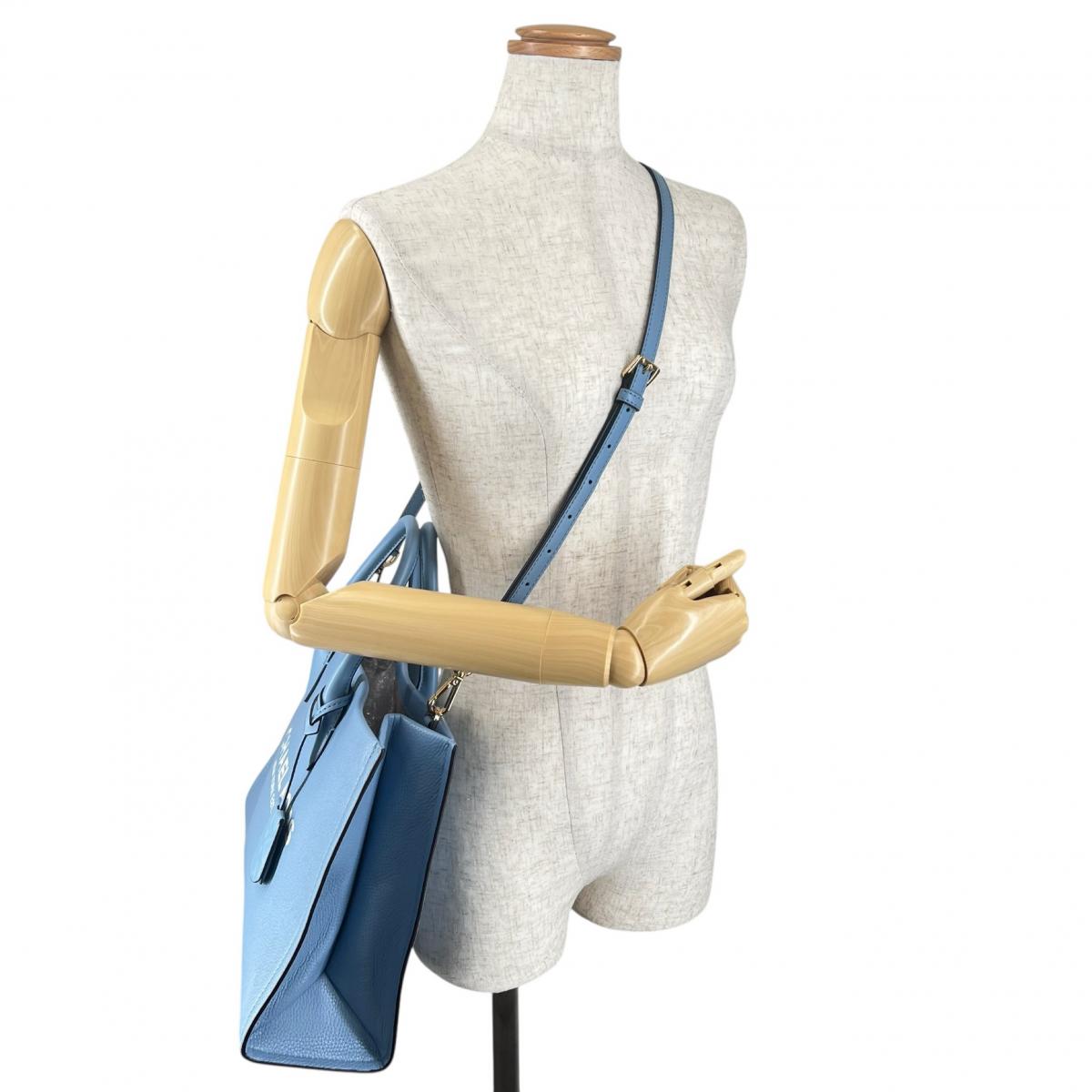 マイケルコース Michael Kors ハンドバッグ
2WAYバッグ ショルダーバッグ 牛革 35S2G7ZT7L ライトブルー 【中古】