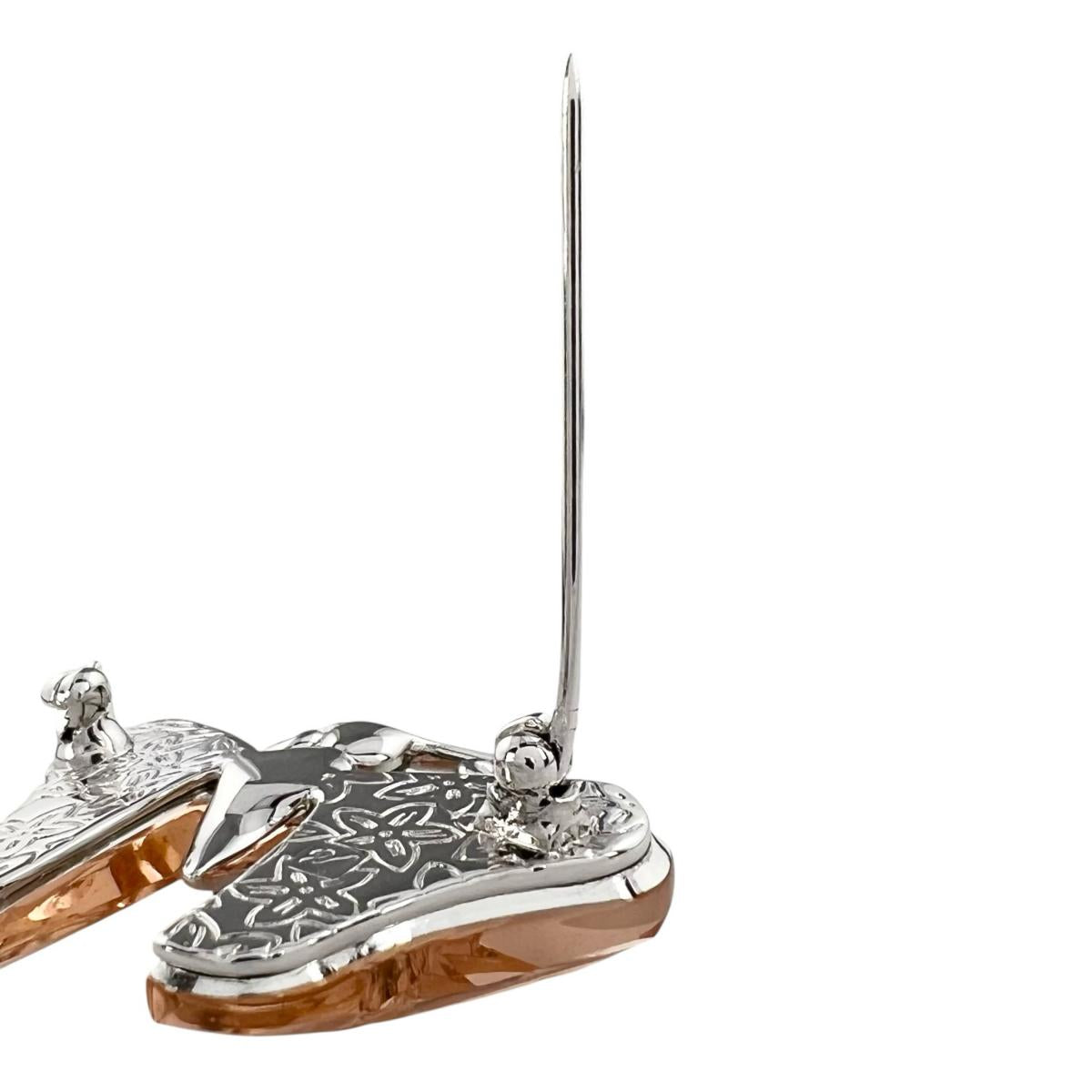 スワロフスキー SWAROVSKI ブローチ
クリスタル バタフライ メタル クリスタル ピンクゴールド×シルバー 【SS】
【中古】