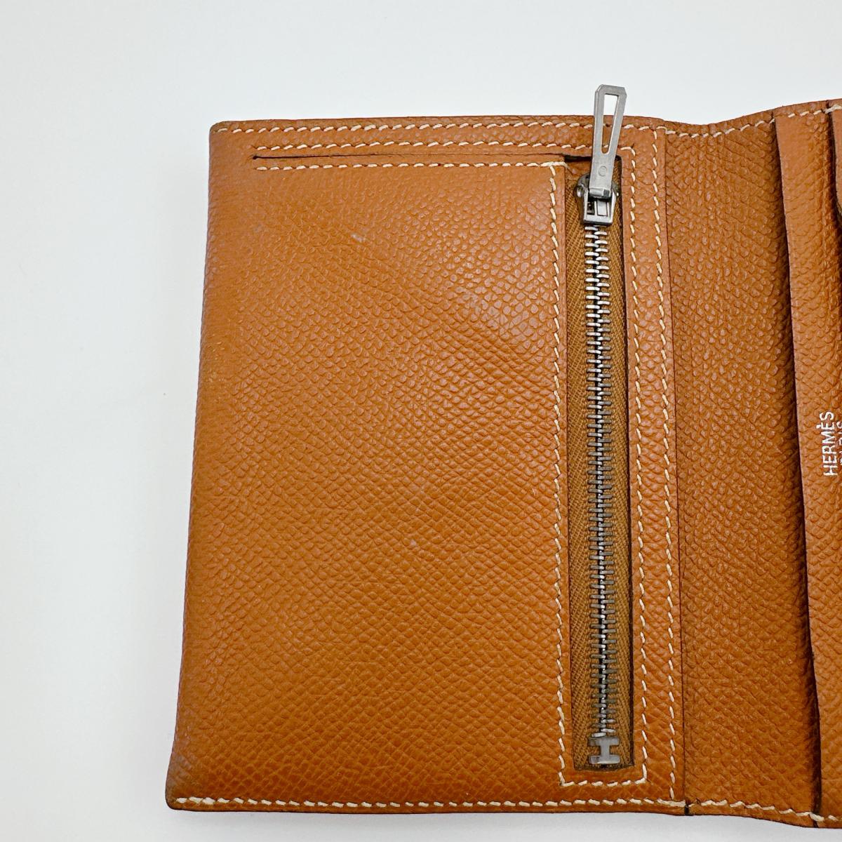 エルメス HERMES 二つ折り財布
2つ折り財布 SV金具 ベアンコンパクト ブラウン 【SS】
【中古】