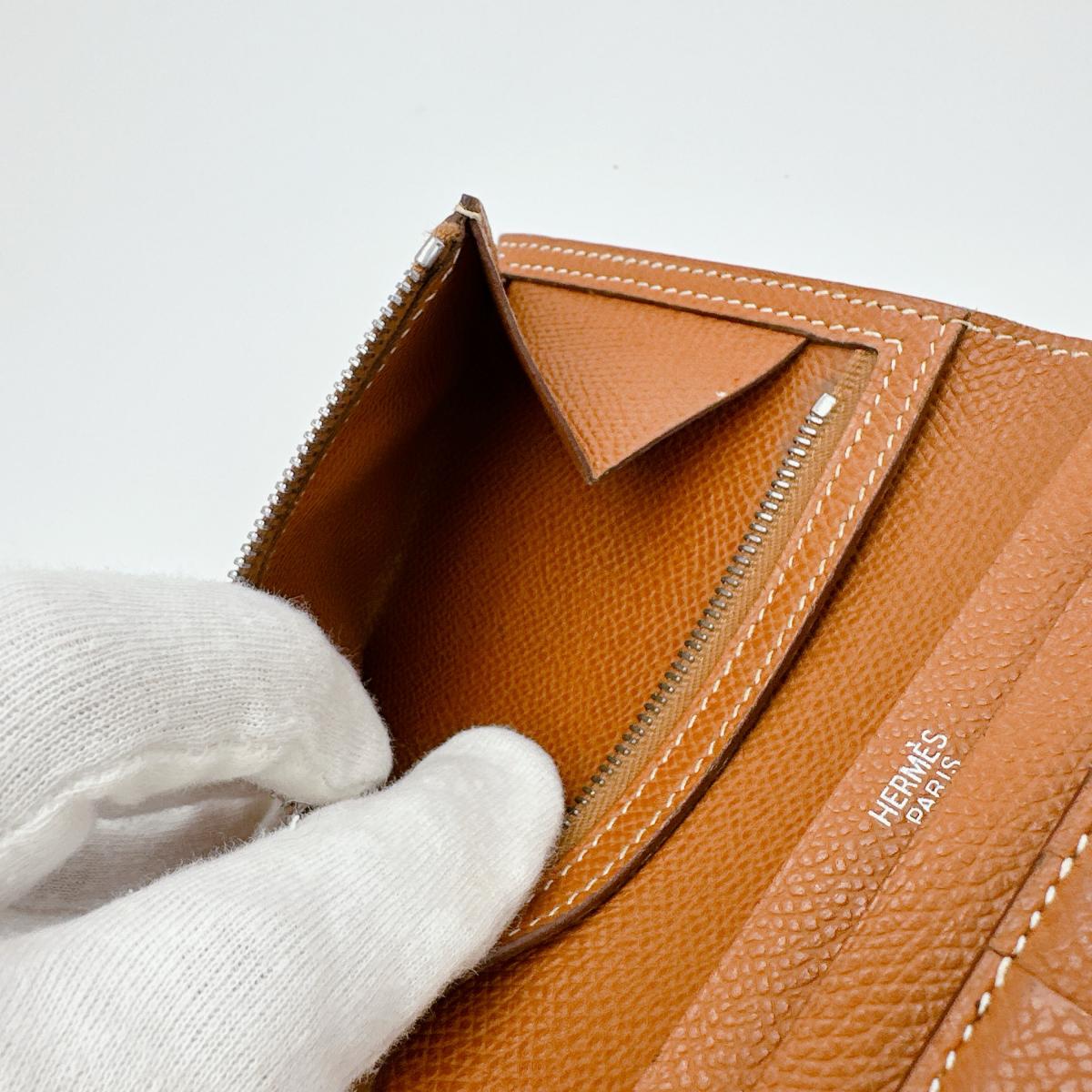 エルメス HERMES 二つ折り財布
2つ折り財布 SV金具 ベアンコンパクト ブラウン 【SS】
【中古】