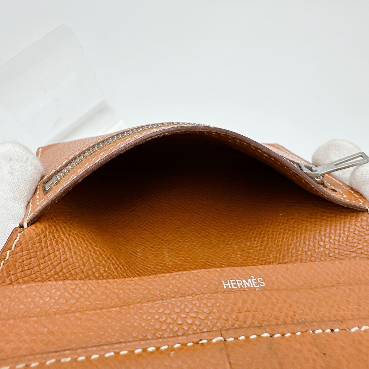 エルメス HERMES 二つ折り財布
2つ折り財布 SV金具 ベアンコンパクト ブラウン 【SS】
【中古】